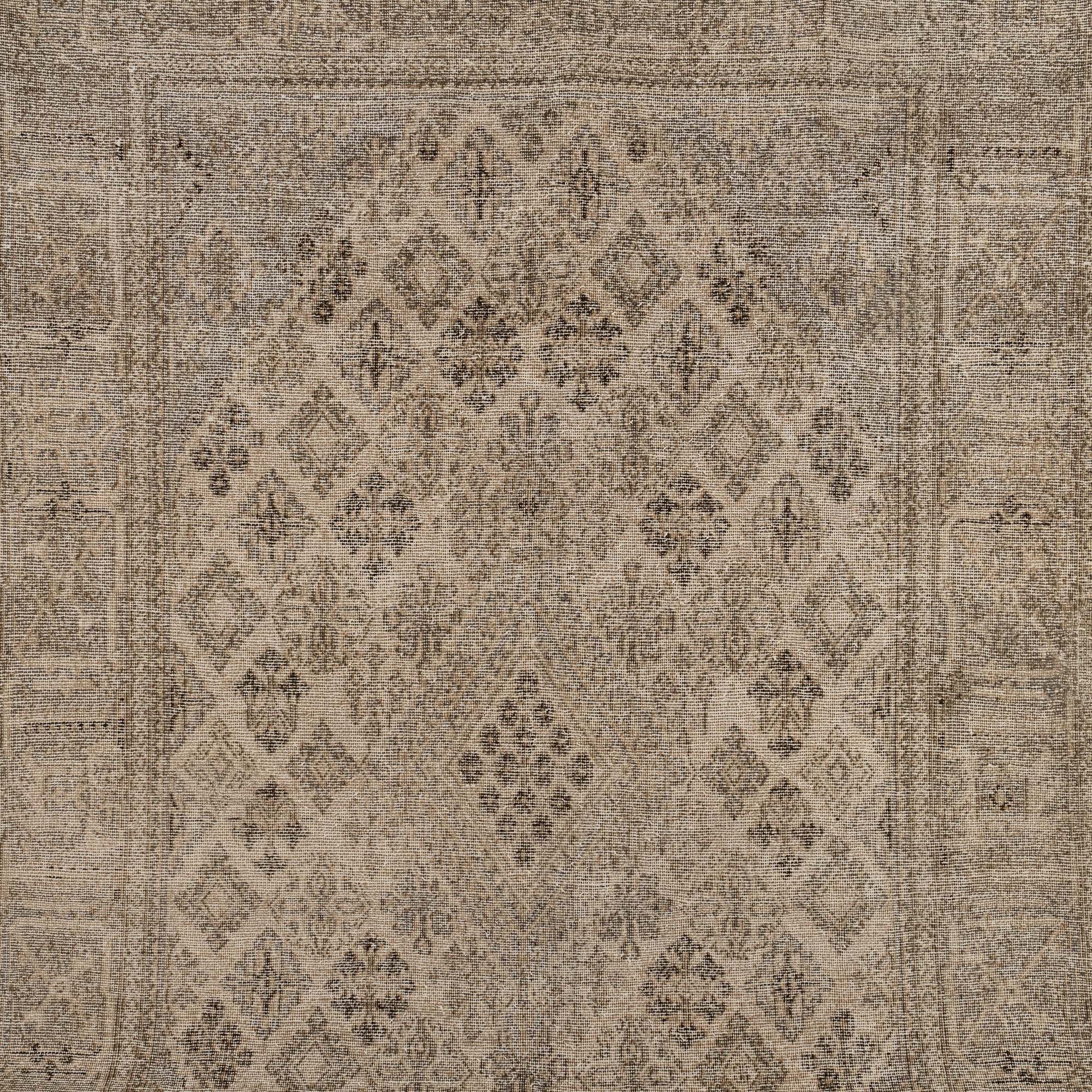Ryselle - Persian Rug, Handcrafted & Timeless