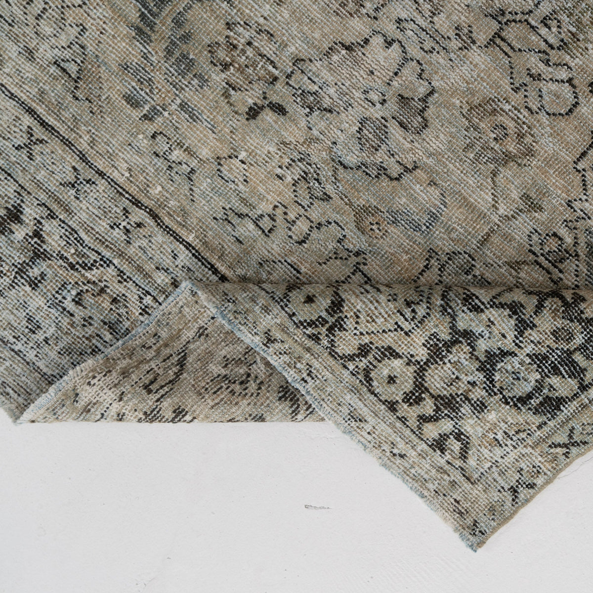 Kalyndra - Classic Turkish Rug, Vintage Heritage