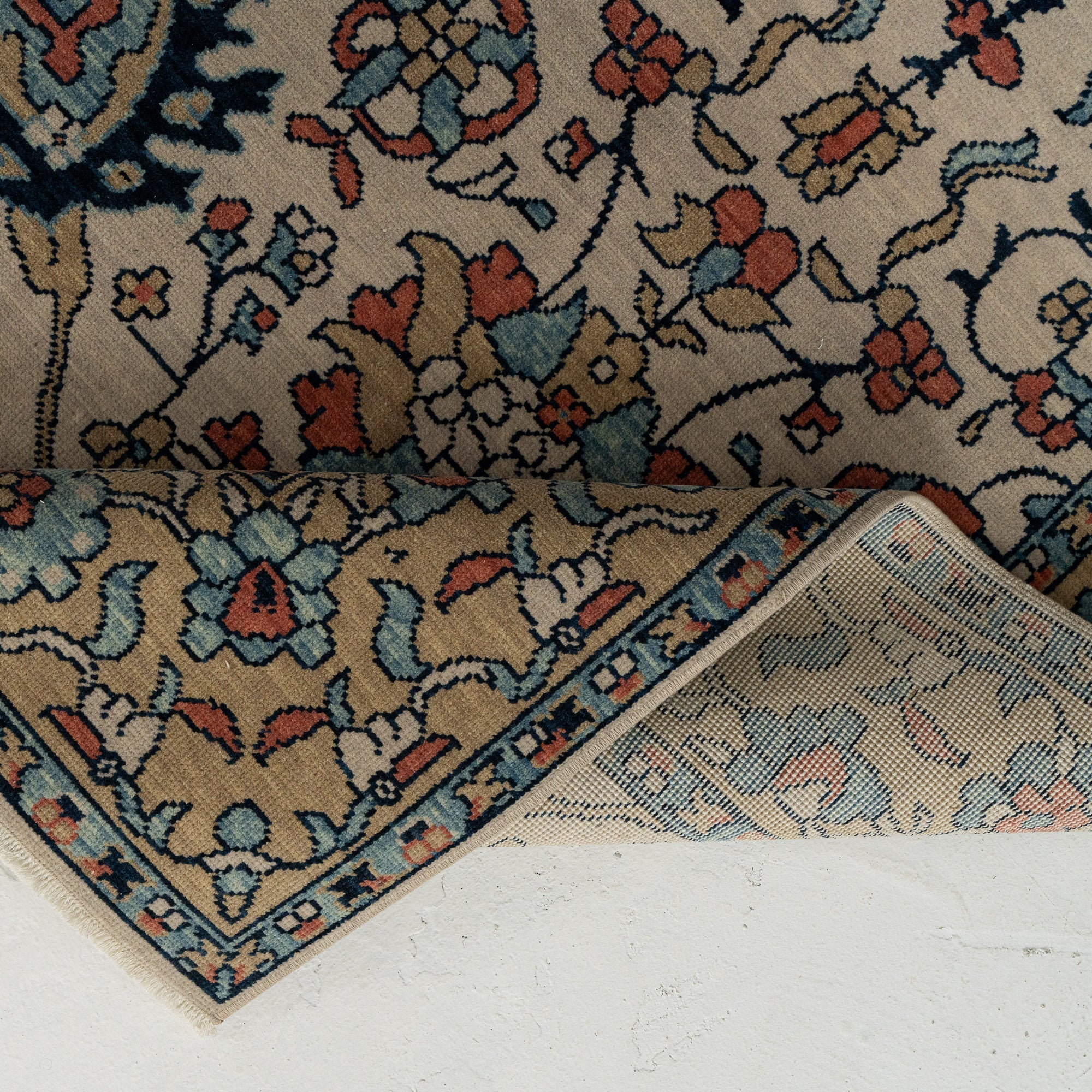 Liriana - Oriental Rug, Exquisite Antique Design