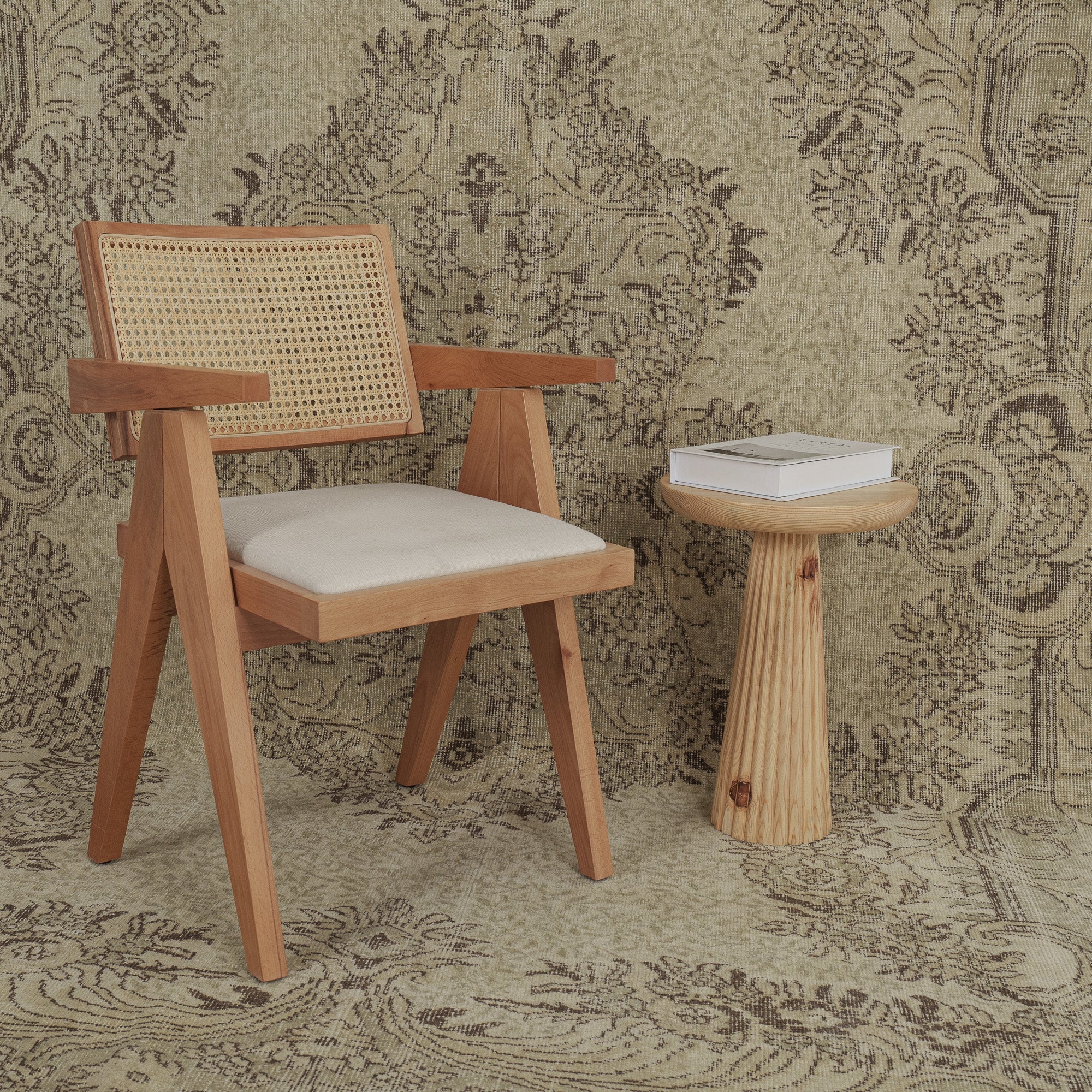 Bettany - Dining Room Rug, Authentic Oriental Design