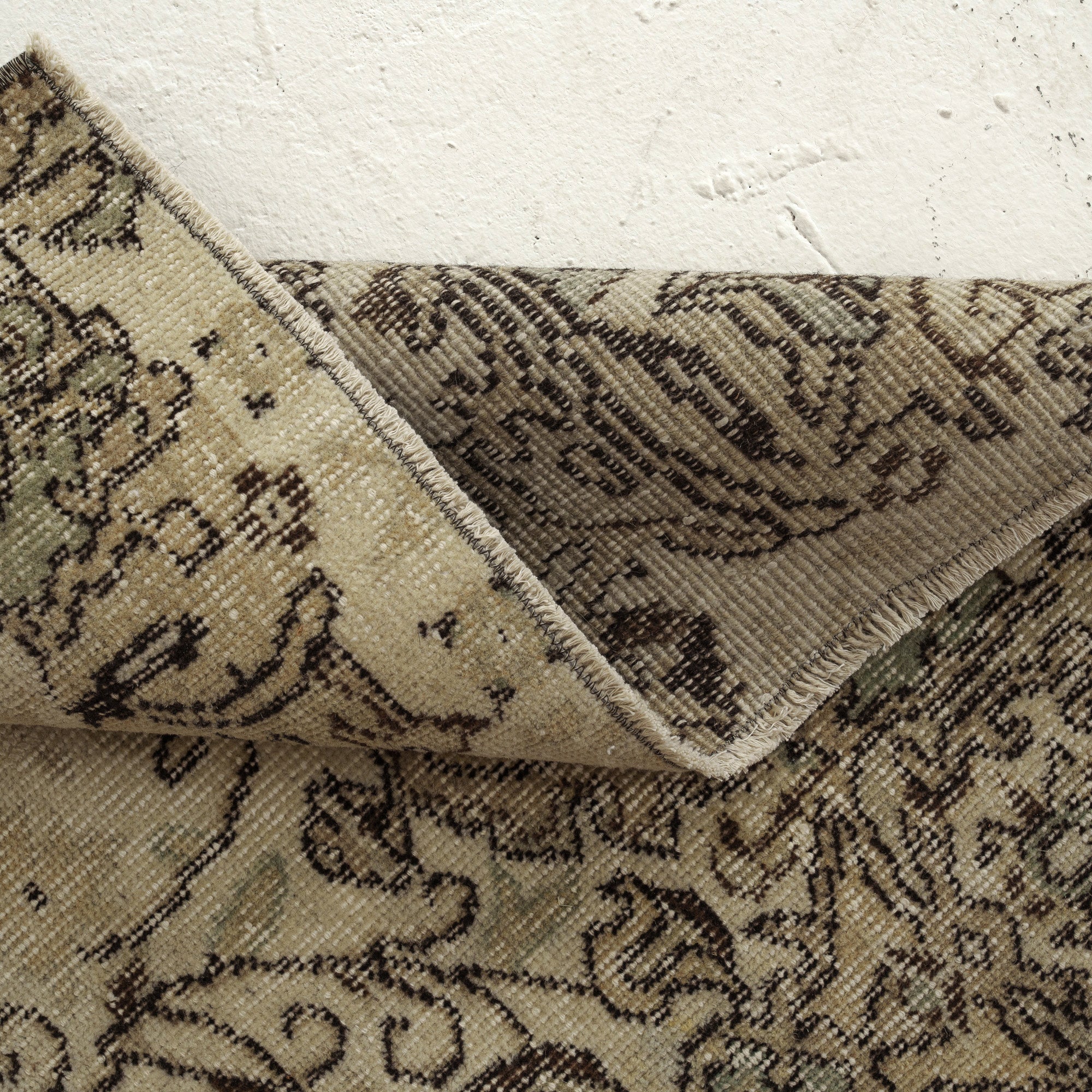 Jelina - Persian Rug, Handcrafted & Timeless