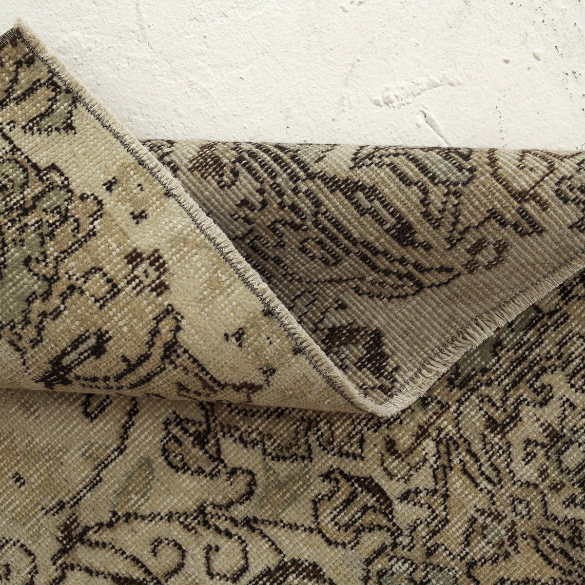 Jelina - Persian Rug, Handcrafted & Timeless