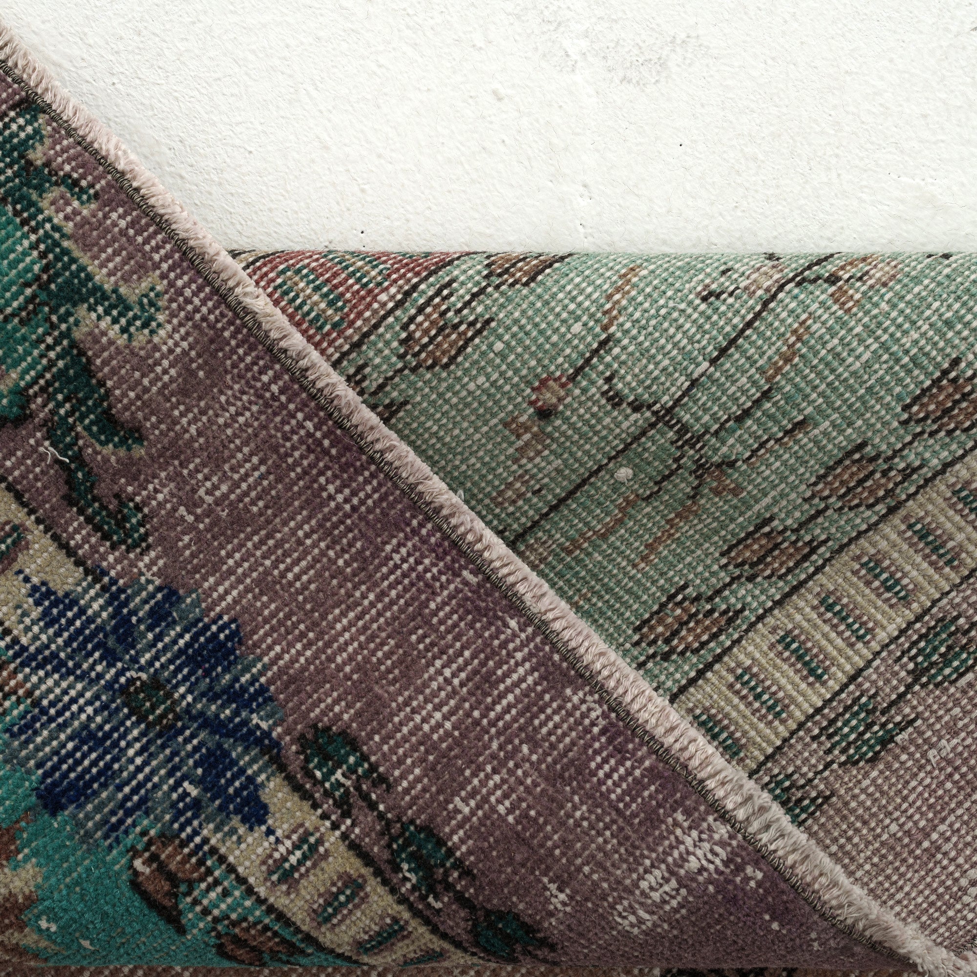 Elegant brown area rug, perfect for living room, bedroom, dining room, entryway, office decor