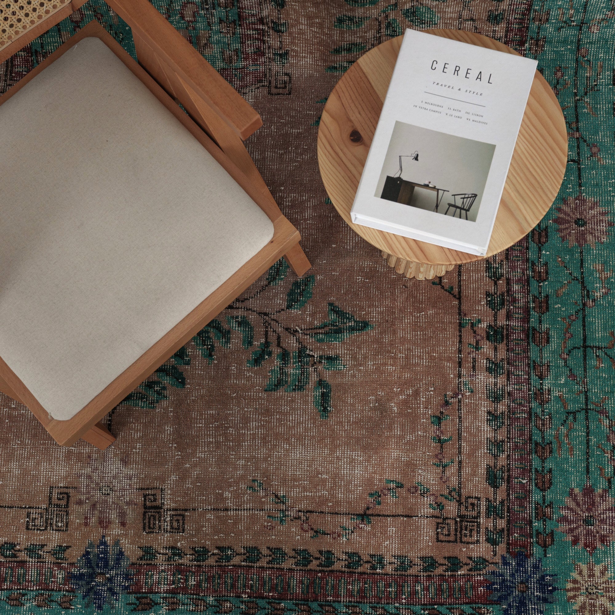 7x11 area rug with beautiful brown hues, from turkish