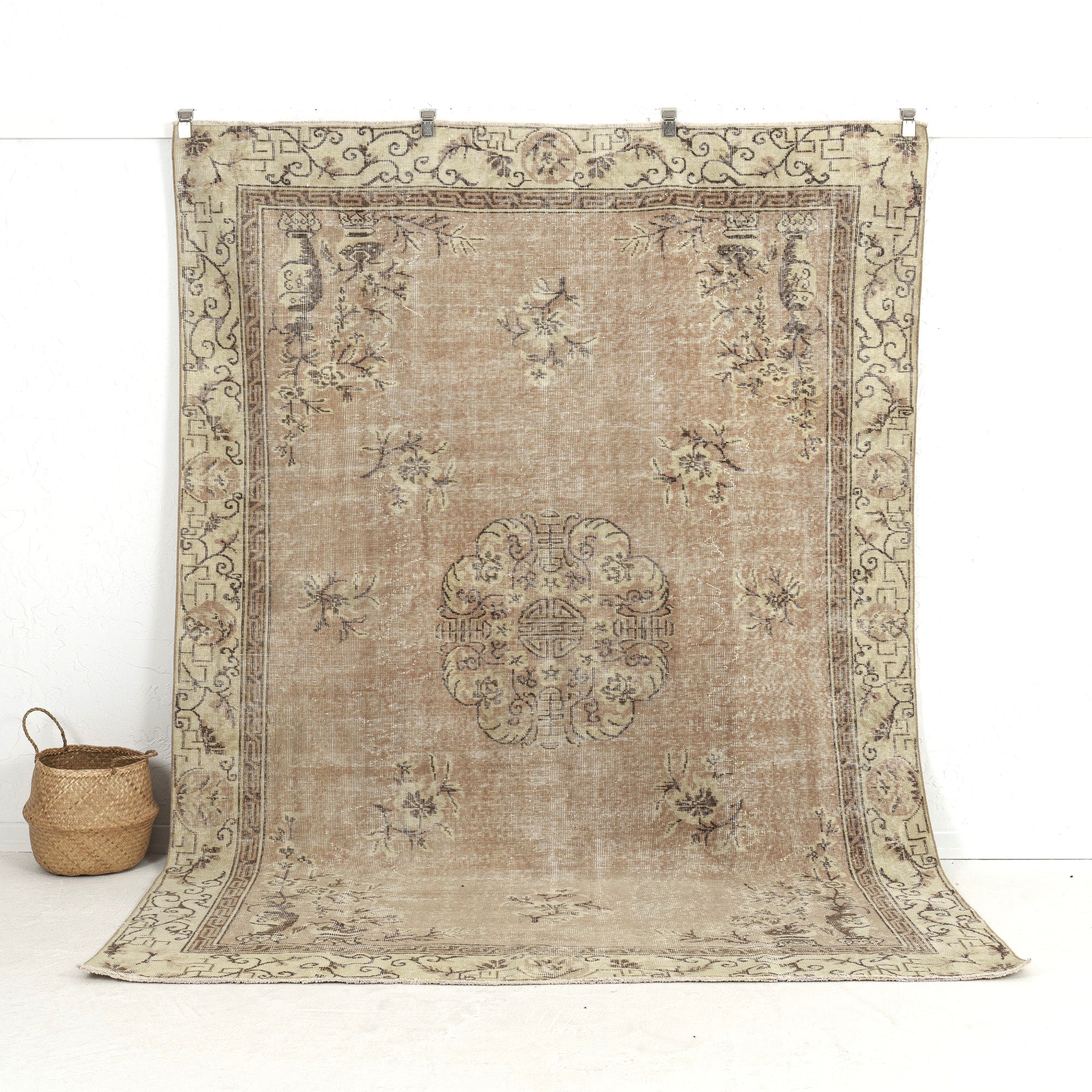 beige vintage 7x9 area rug - perfect for the living room, bedroom, entryway, office, kitchen & dining