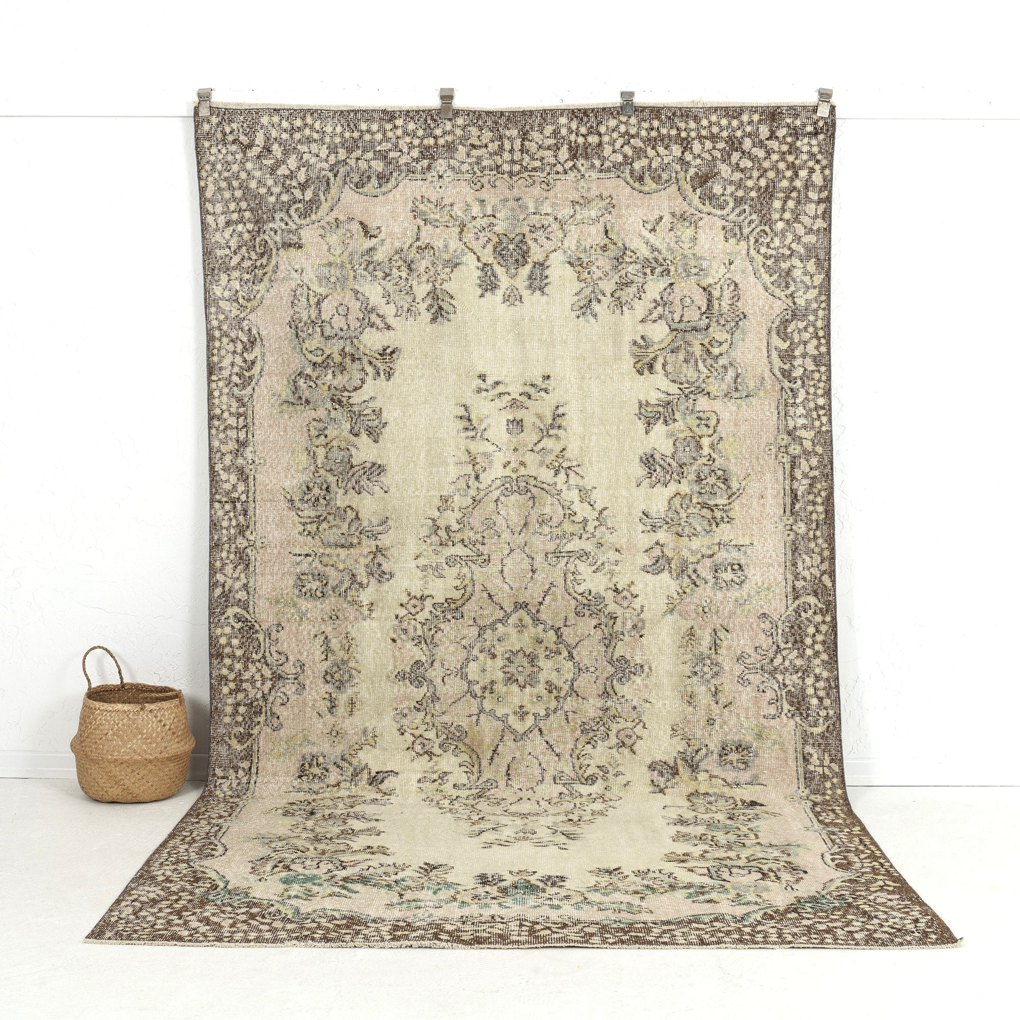 beige vintage 6x10 area rug - perfect for the living room, bedroom, entryway, office, kitchen & dining