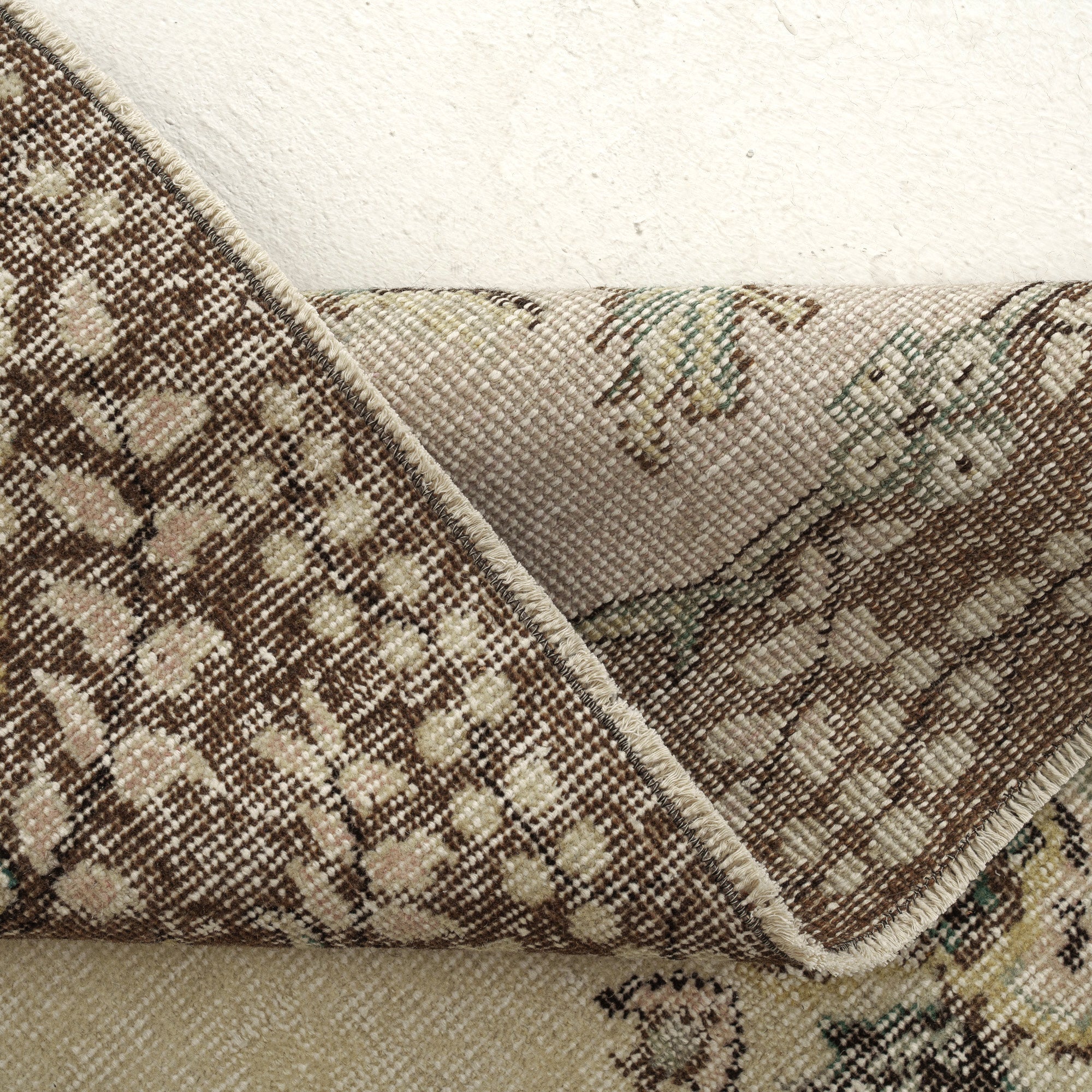 Elegant beige area rug, perfect for living room, bedroom, entryway, office, kitchen & dining decor