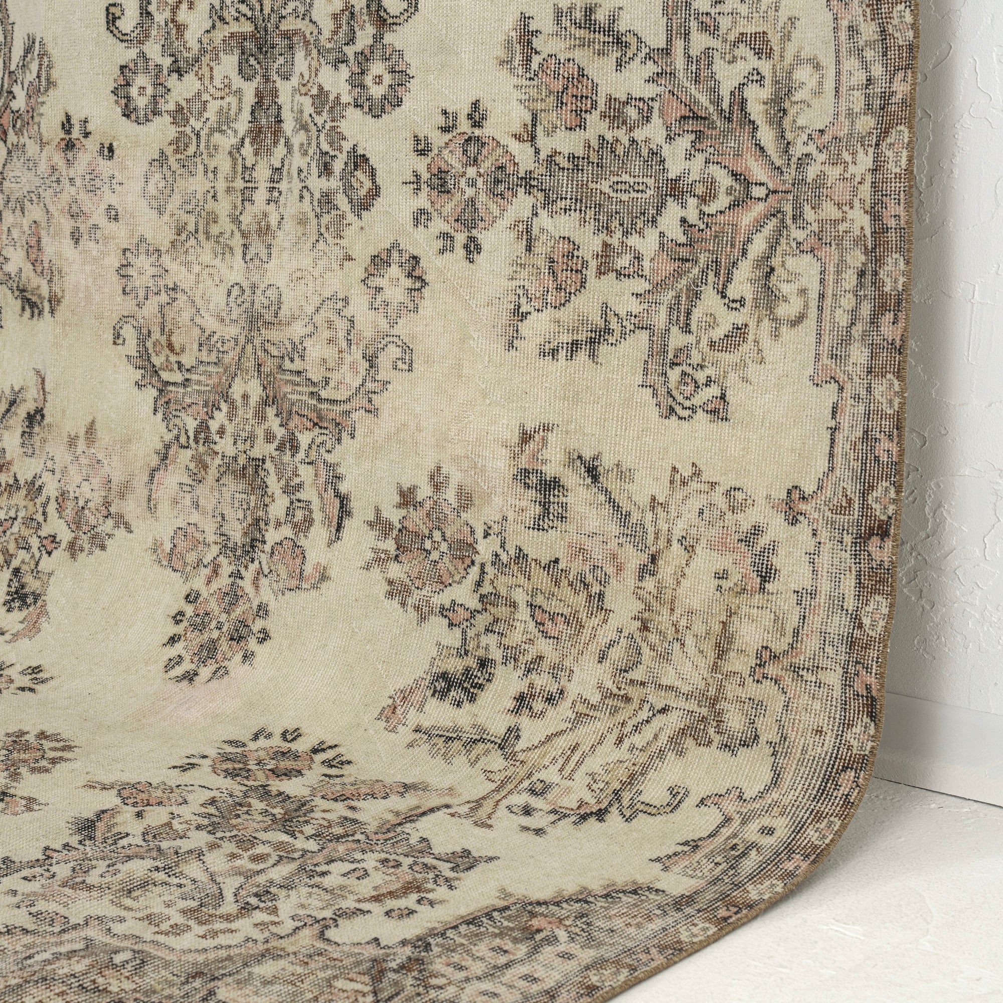 5x9 beige area rug - a timeless choice for the living room, bedroom, entryway, office, kitchen & dining