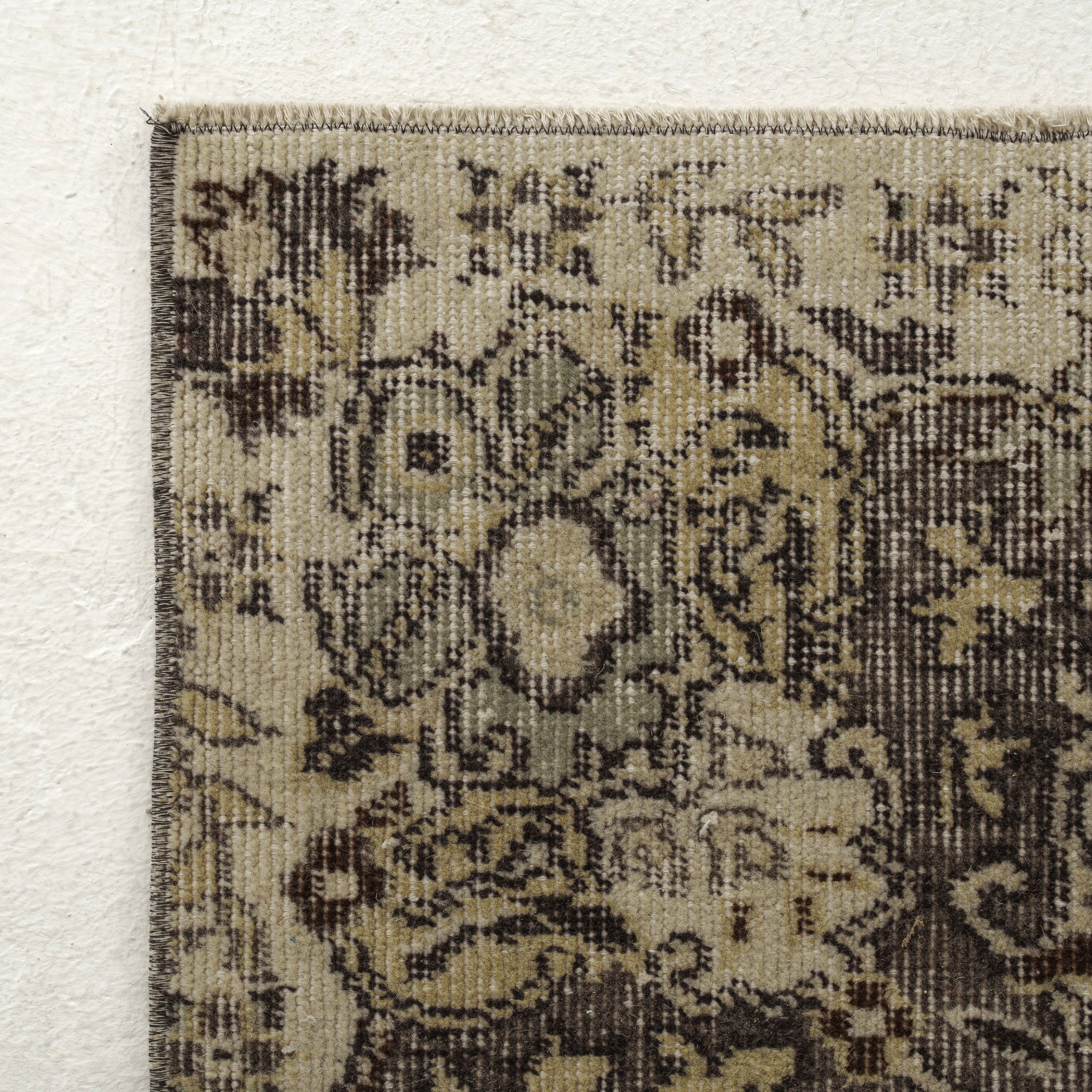 Classic area rug in 6x9 dimensions, crafted in turkish