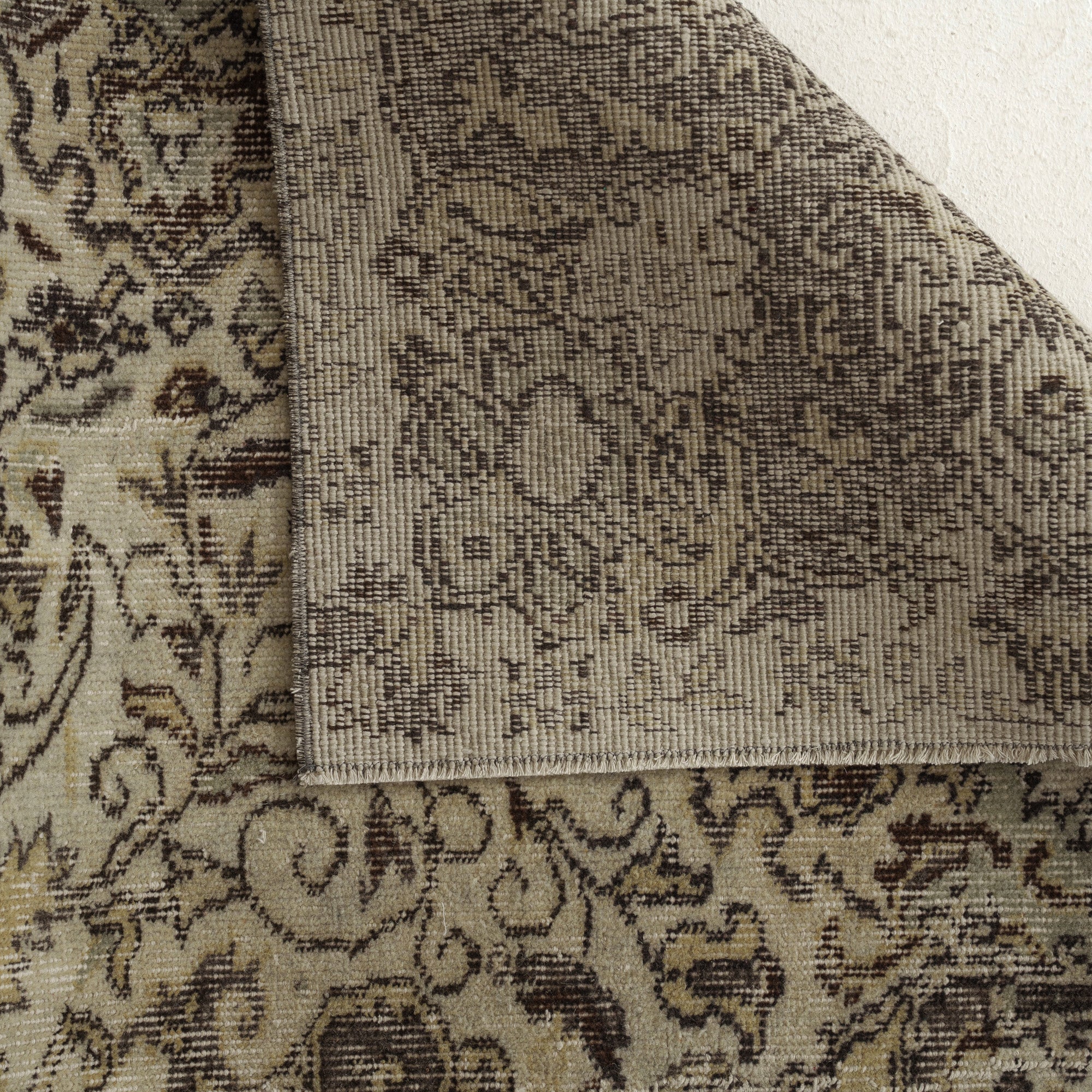 Elegant beige area rug, perfect for living room, bedroom, entryway, office, kitchen & dining decor