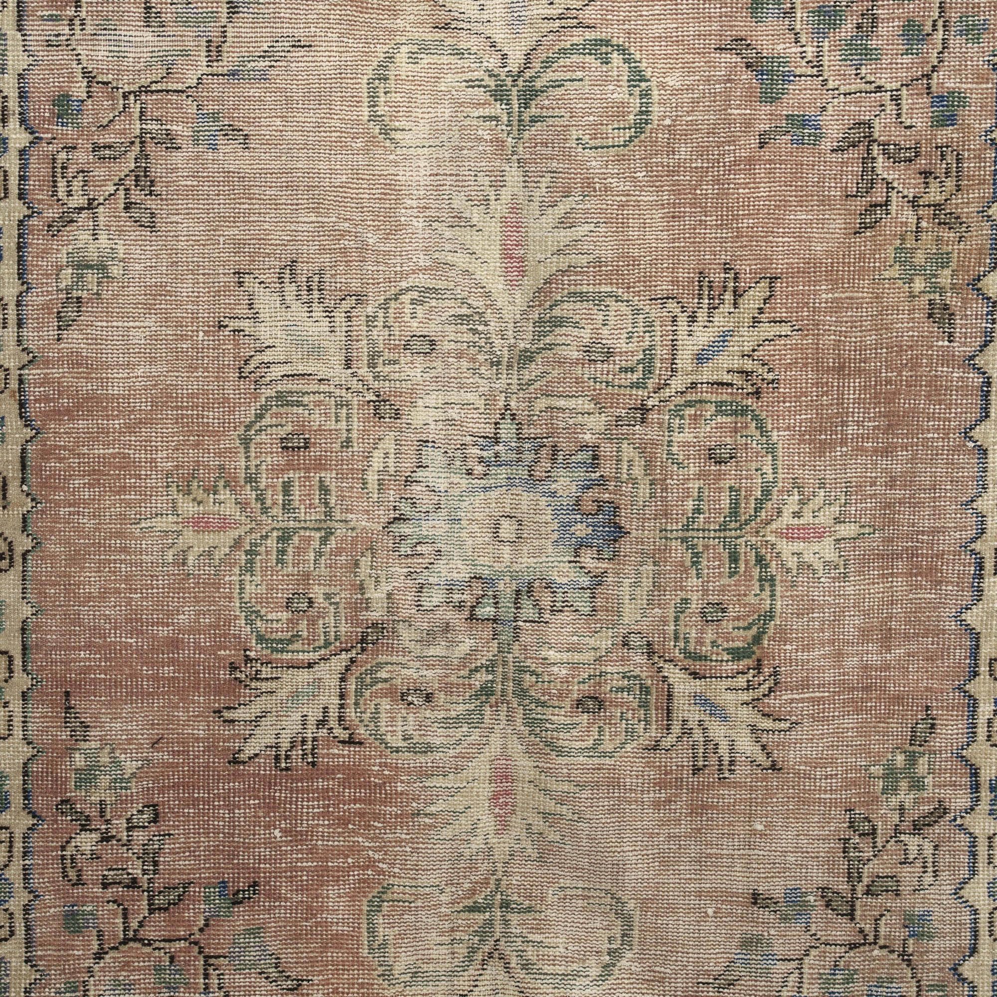 Rilora - Oriental Rug, Handcrafted for Luxury Living