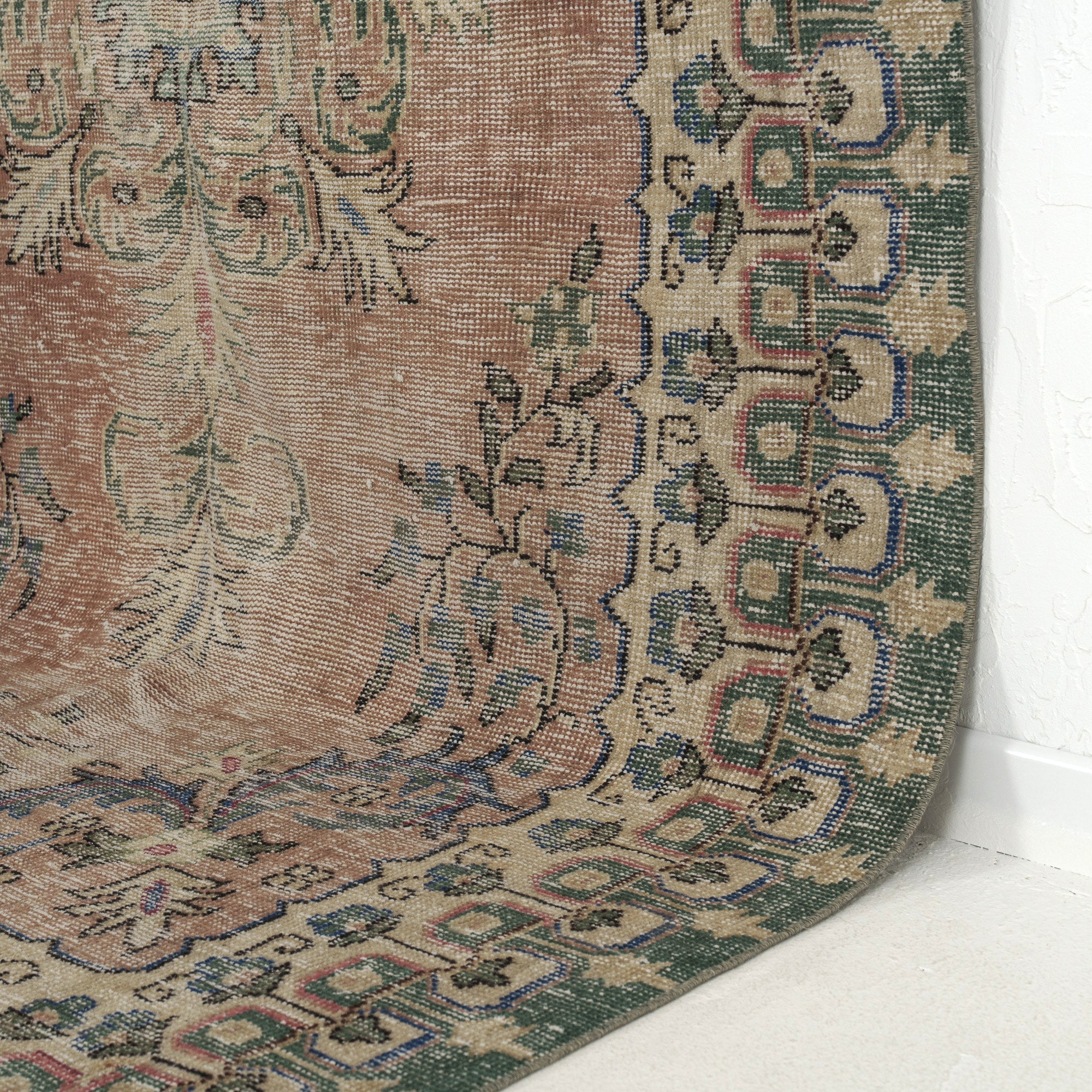 Rilora - Dining Room Rug, Elegant Oriental Style