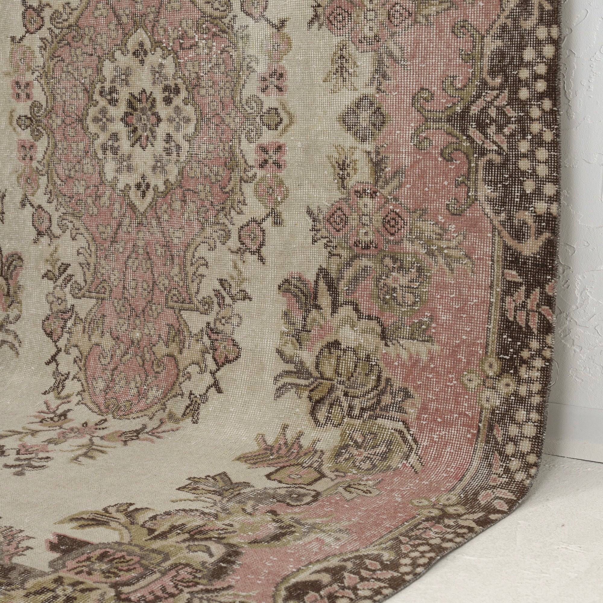Barina - Oriental Rug, Timeless & Exquisite