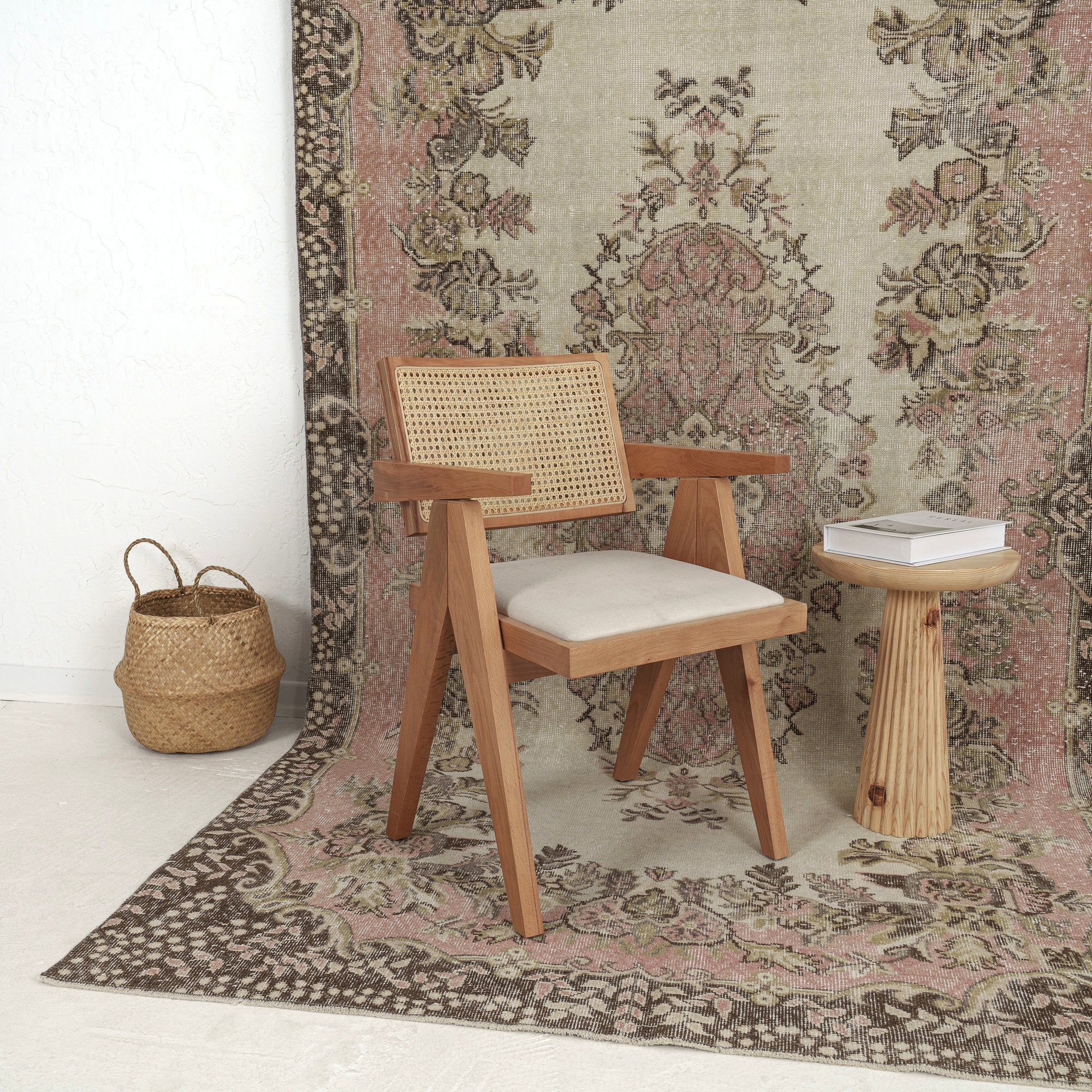 Barina - Oriental Rug, Handcrafted for Luxury Living