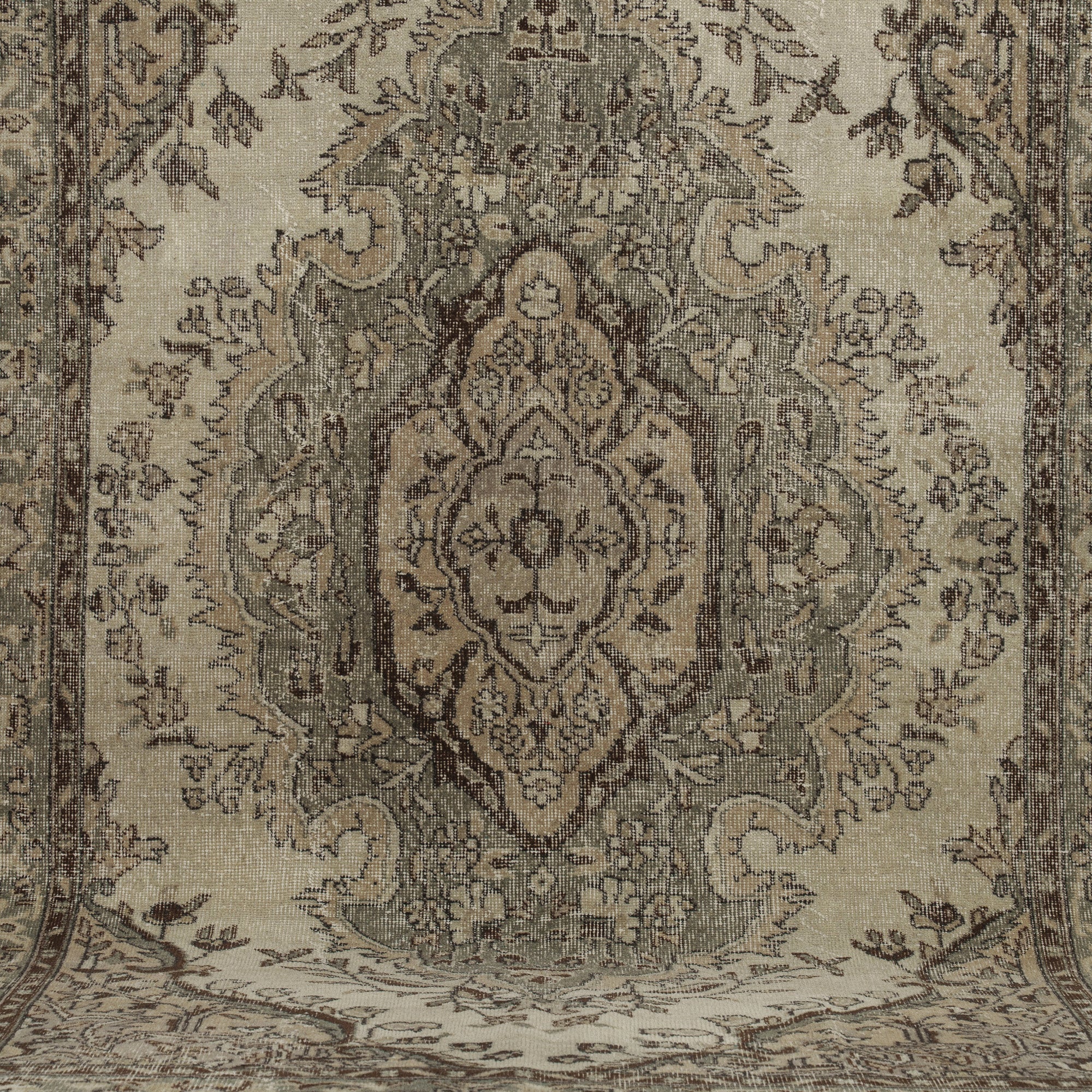 Abbey - Oriental Rug, Timeless & Exquisite