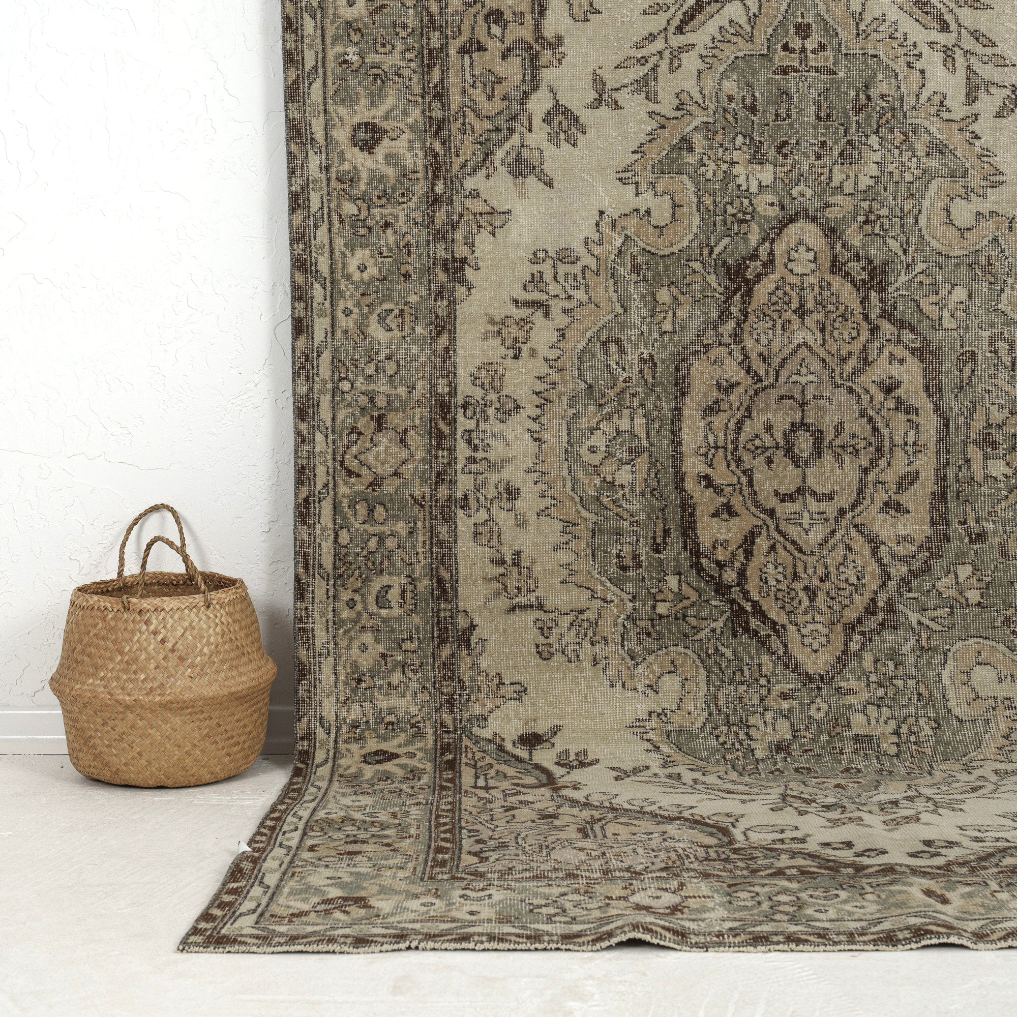 Abbey - Oriental Vintage Rug, Collector's Edition