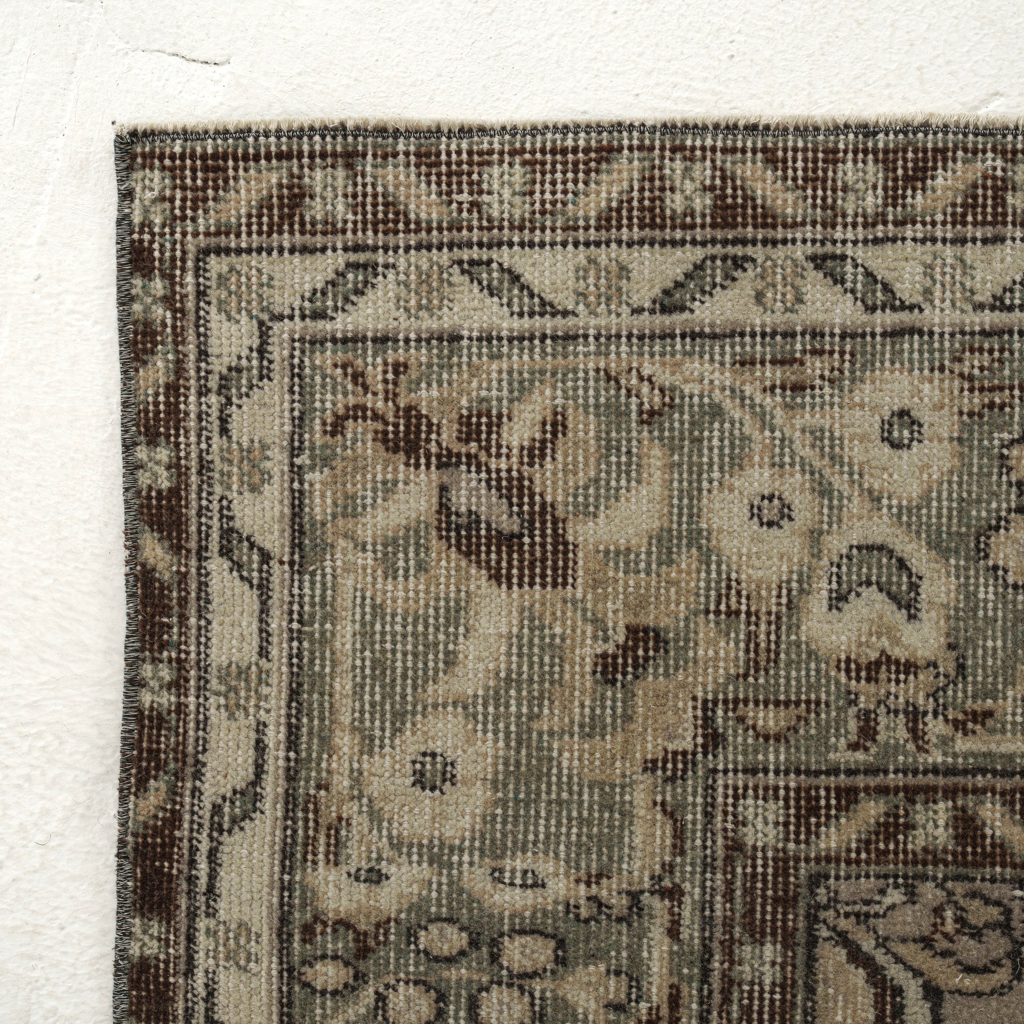 Abbey - Oriental Rug, Exquisite Antique Design