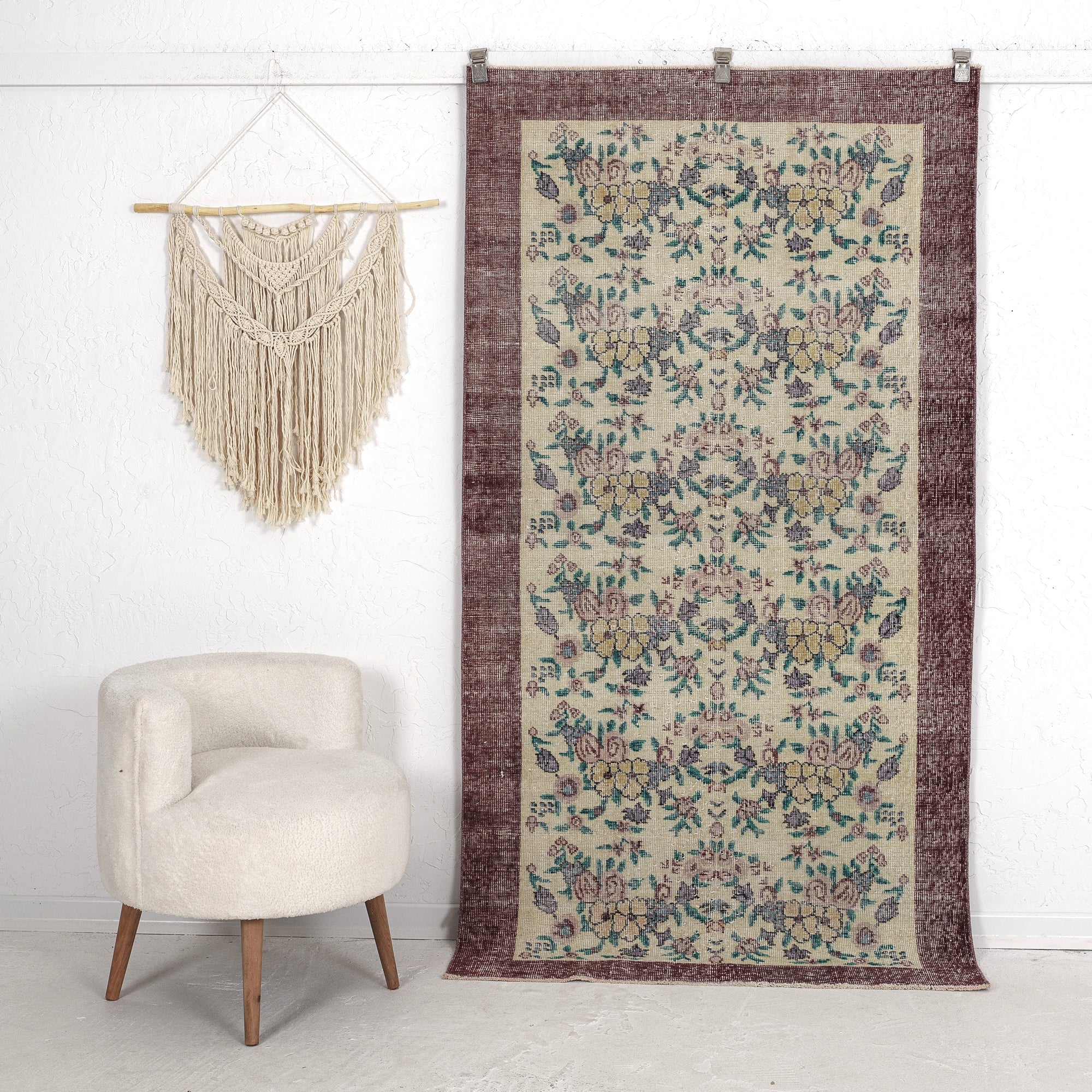 Camellia - Elegant Living Room Rug, Antique Charm