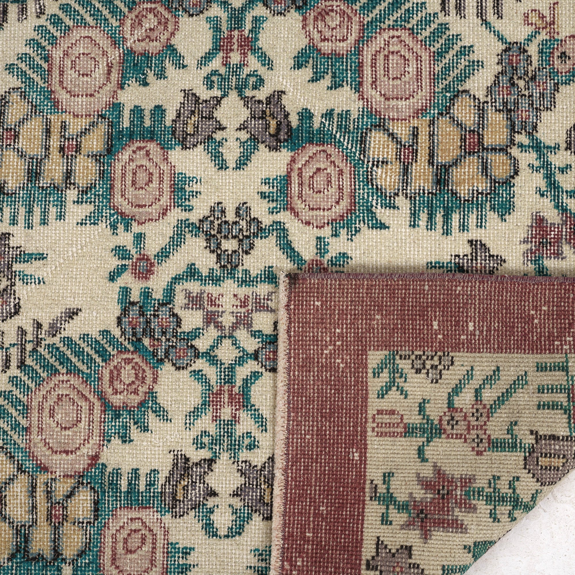 Carina - Turkish Rug, Authentic and Vintage