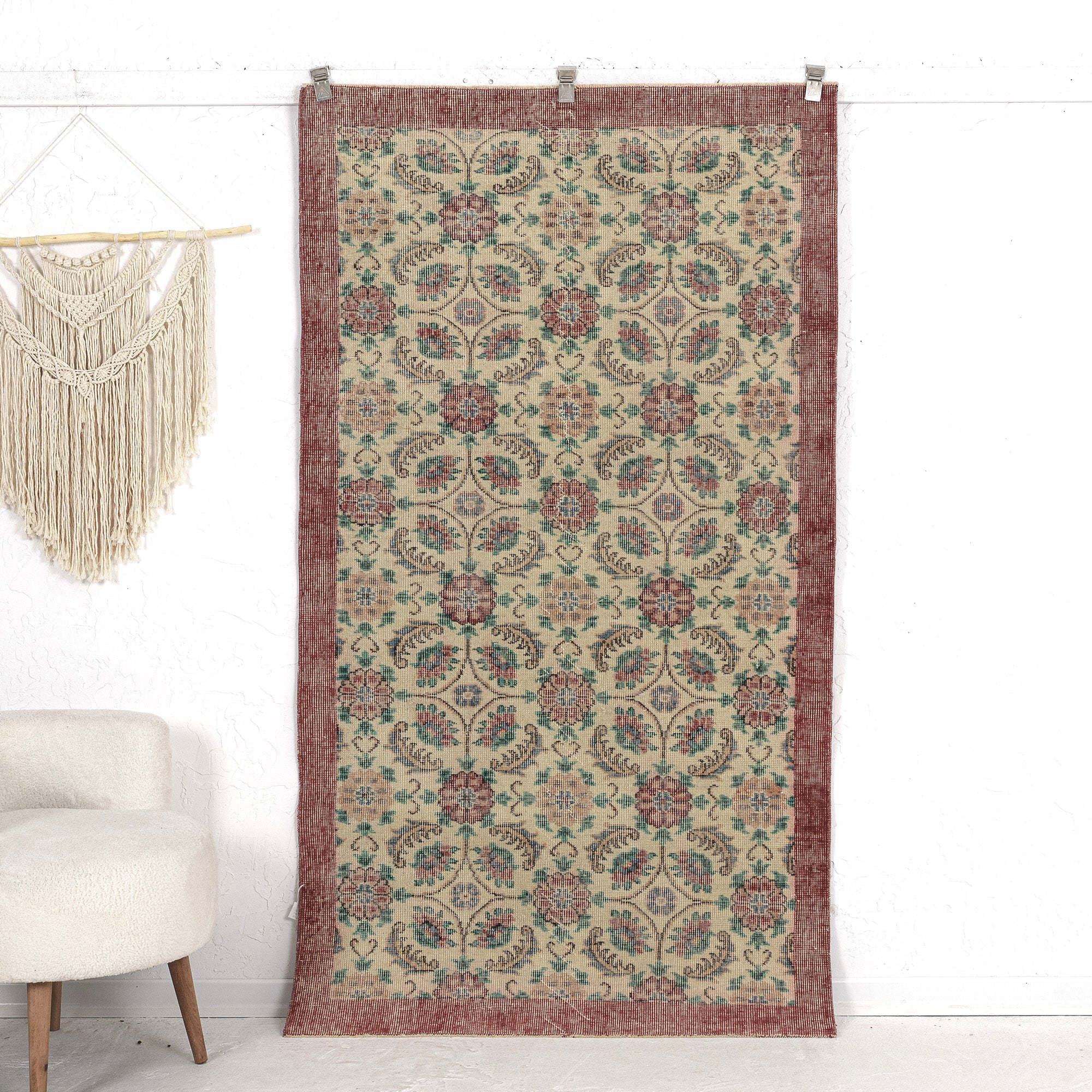 Cymbeline - Elegant Living Room Rug, Antique Charm