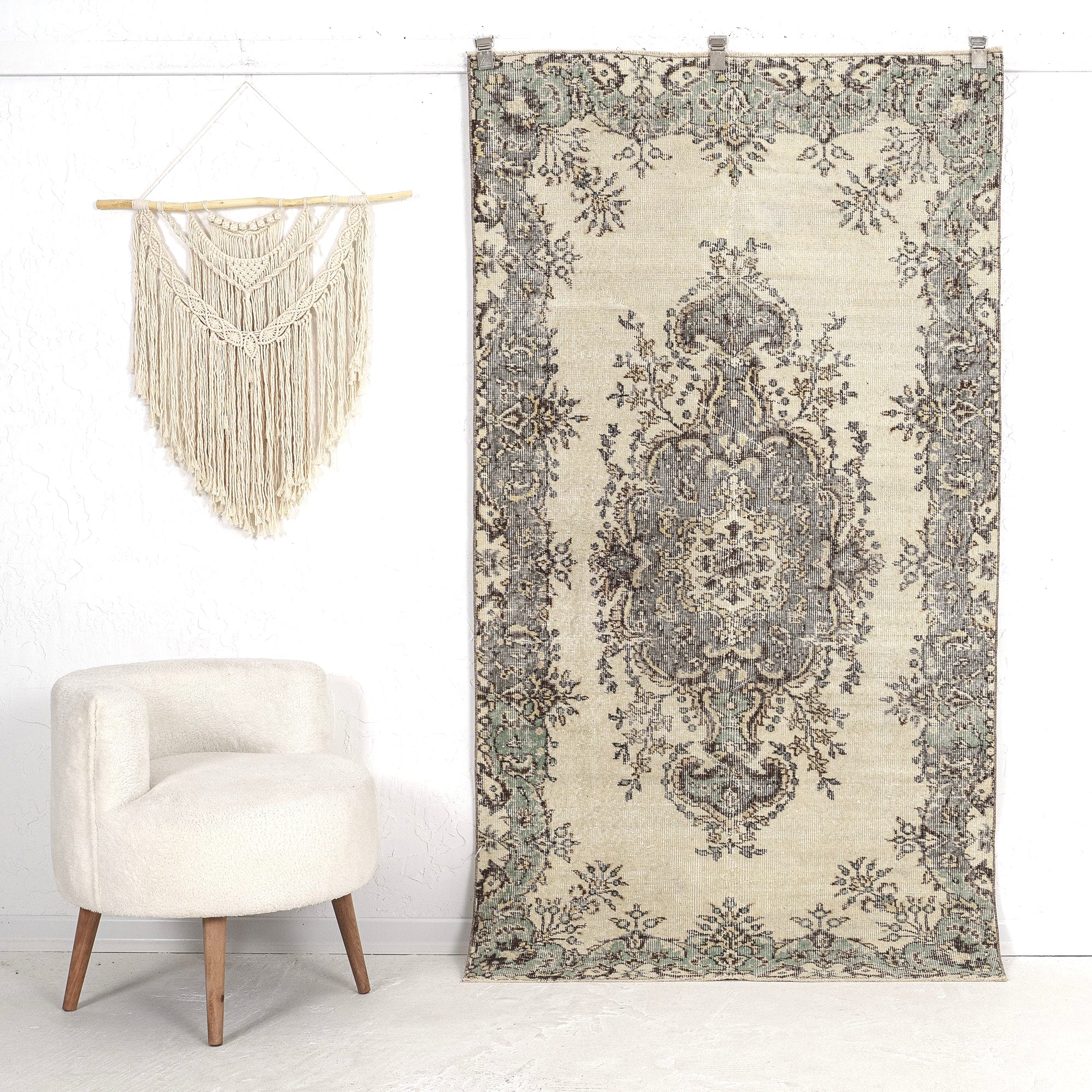 Fawna - Dining Room Rug, Authentic Oriental Design