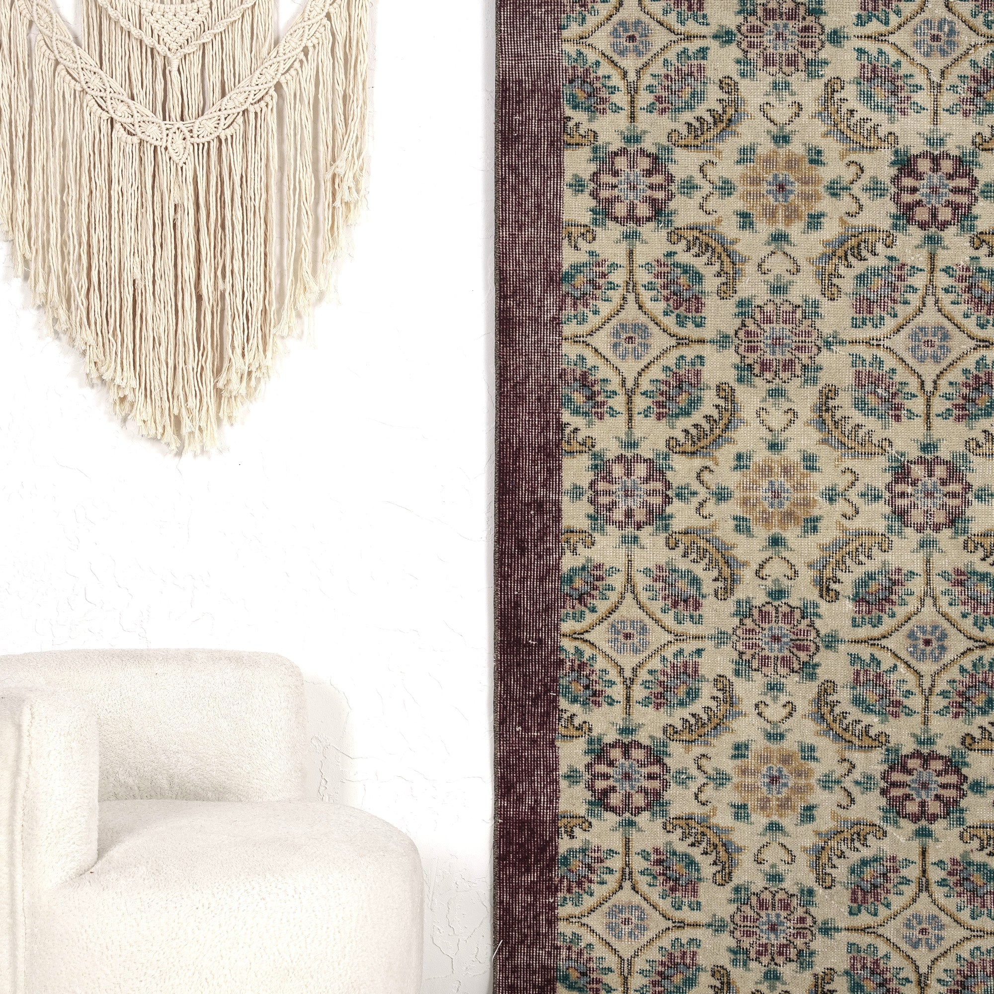 Larina - Oriental Rug, Exquisite Antique Design