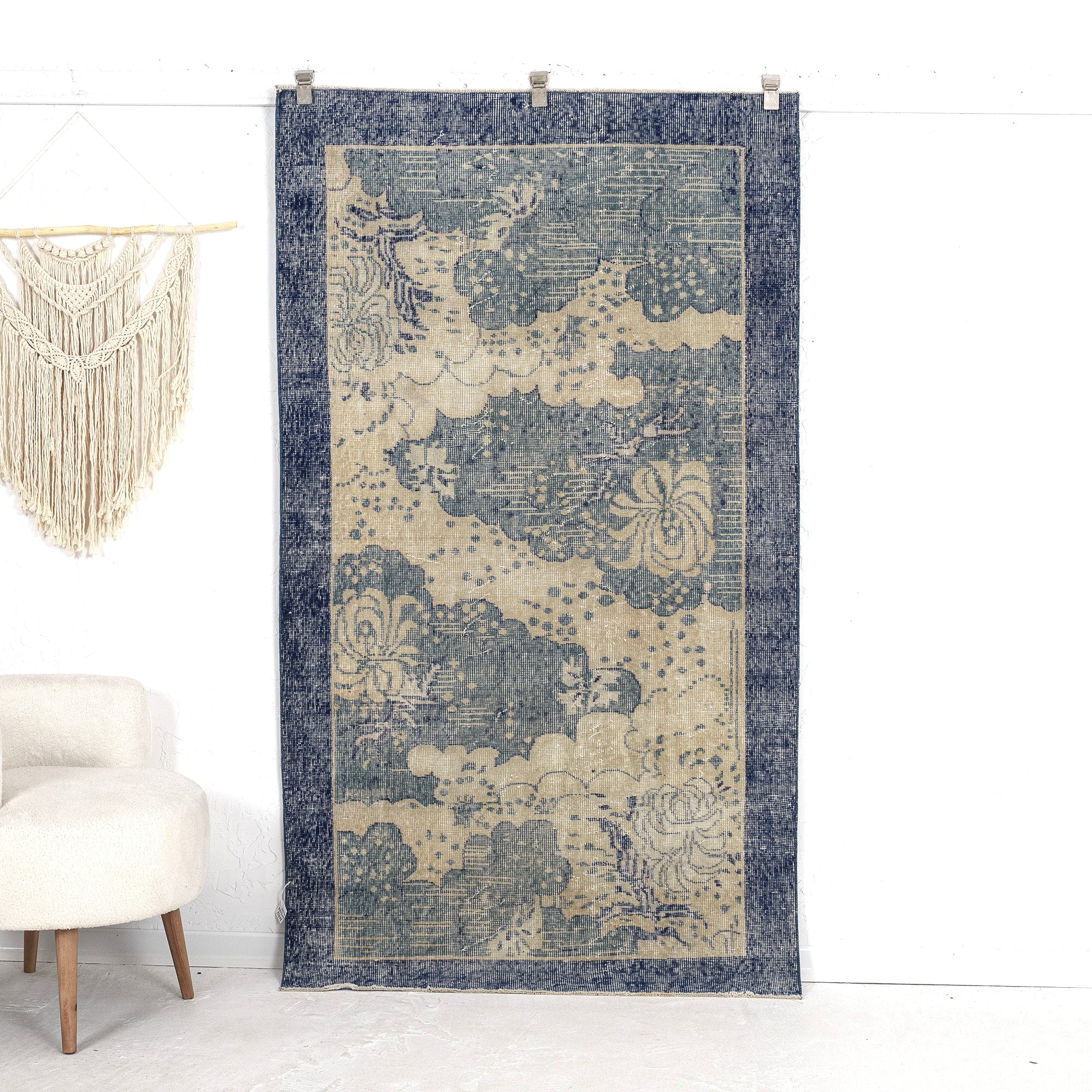 Malora - Elegant Living Room Rug, Antique Charm