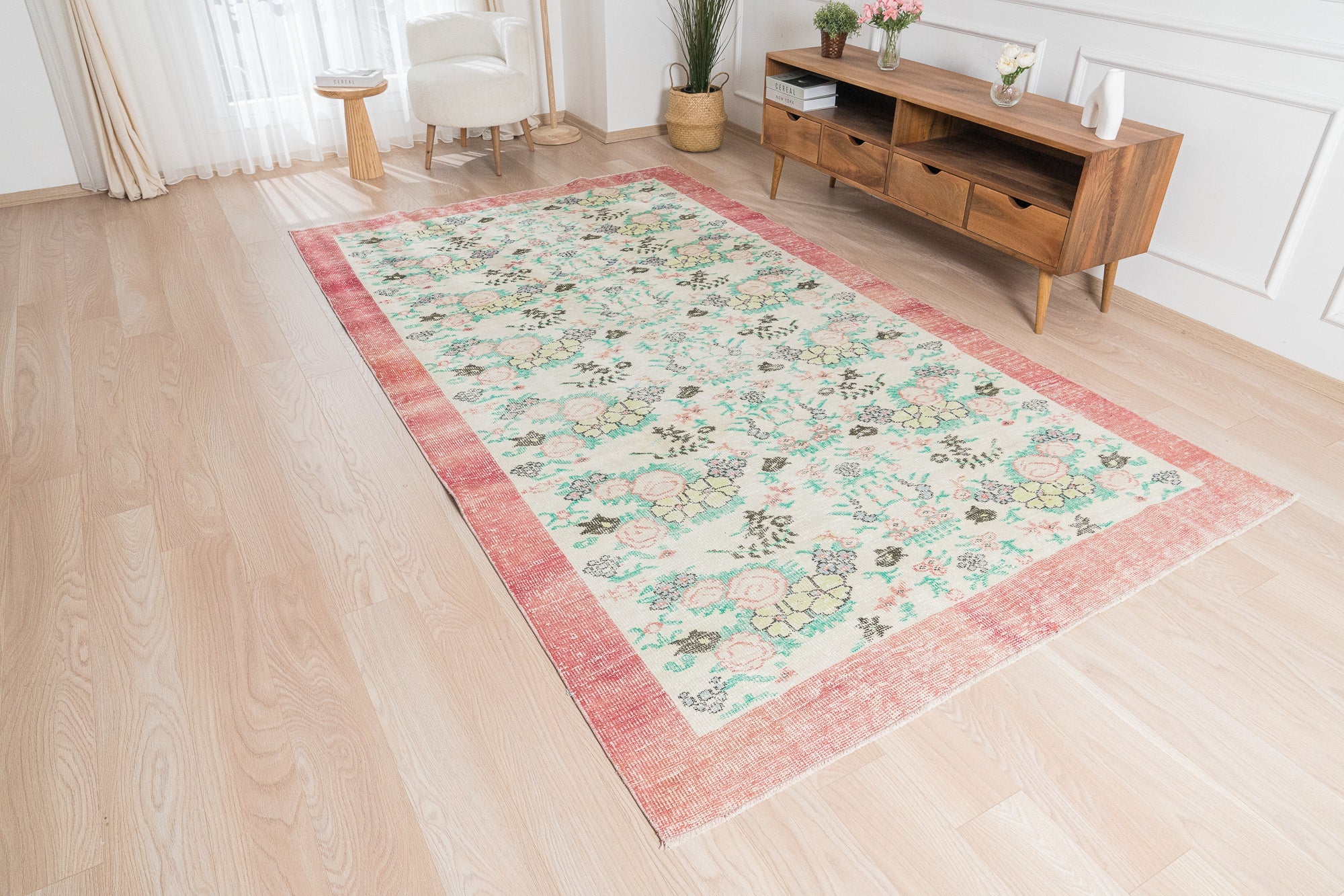 Oretta - Dining Room Rug, Classic Artisan Crafted
