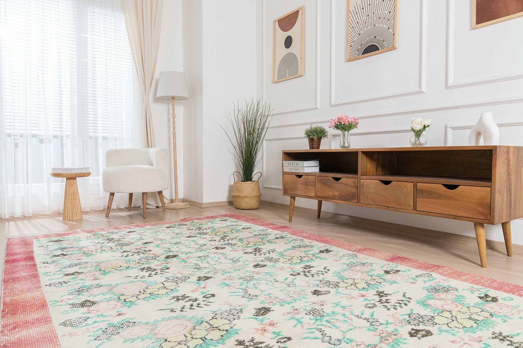 Oretta - Oriental Rug, Exquisite Antique Design