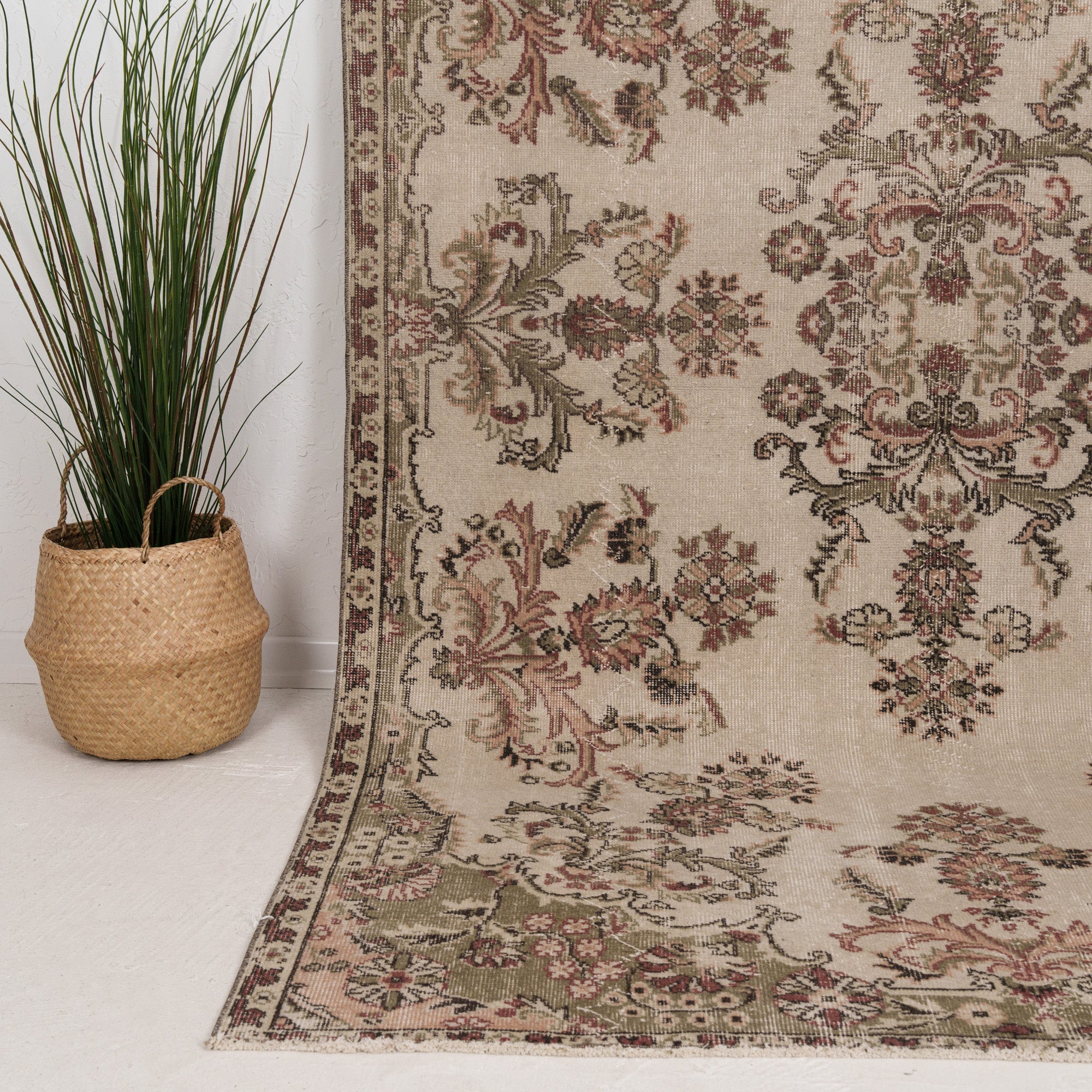 Floral 5x9 Beige Rug