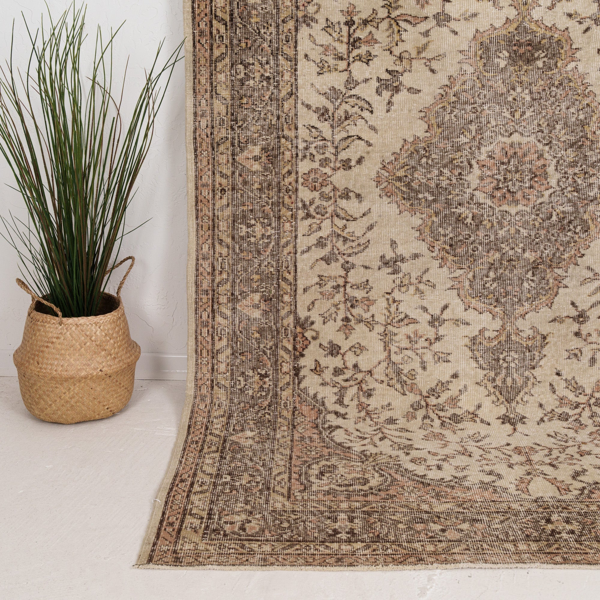 Floral 6x9 Beige Rug