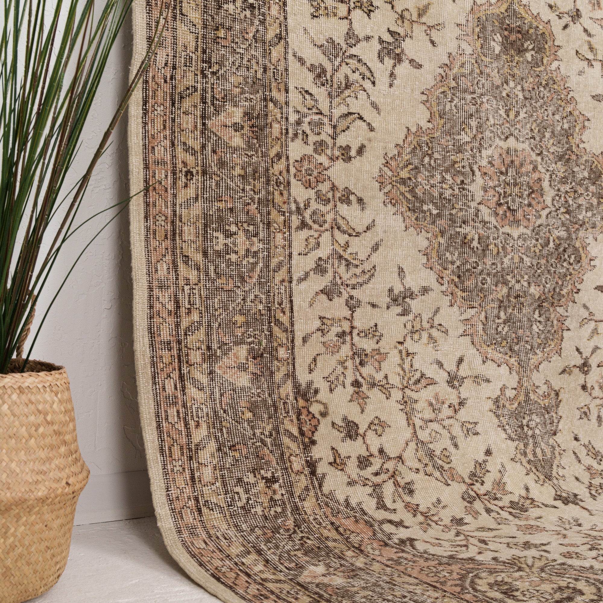 6x9 Beige Turkish Rug