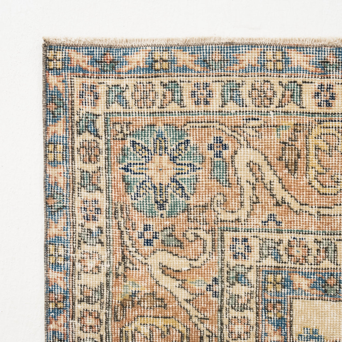 Daevina - Vintage Turkish Area Rug