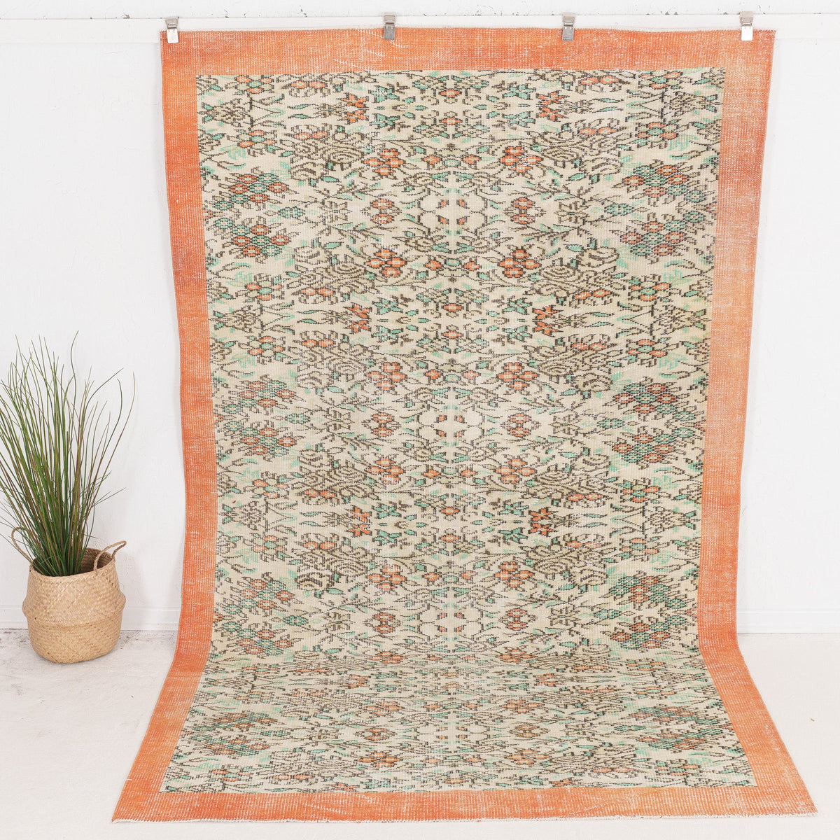 Xaerisess - Vintage Turkish Area Rug