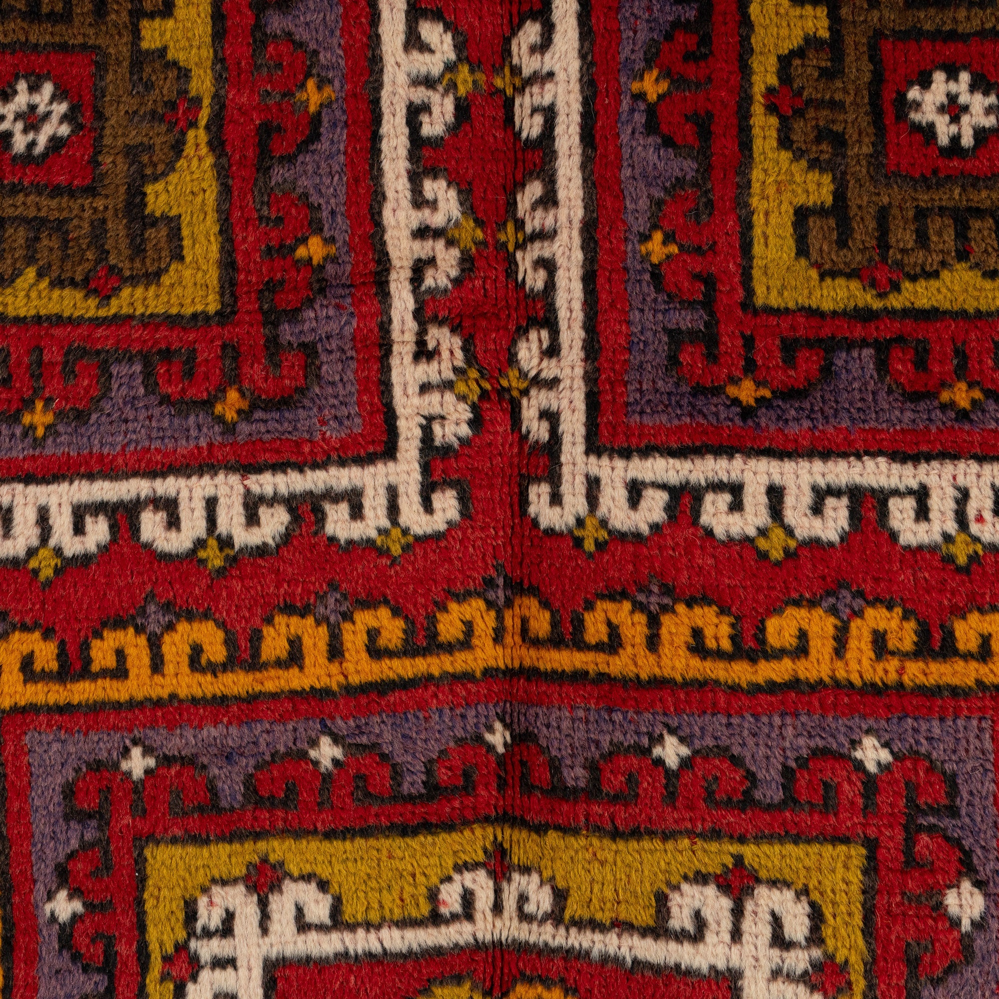 Avalora - Elegant Living Room Rug, Antique Charm