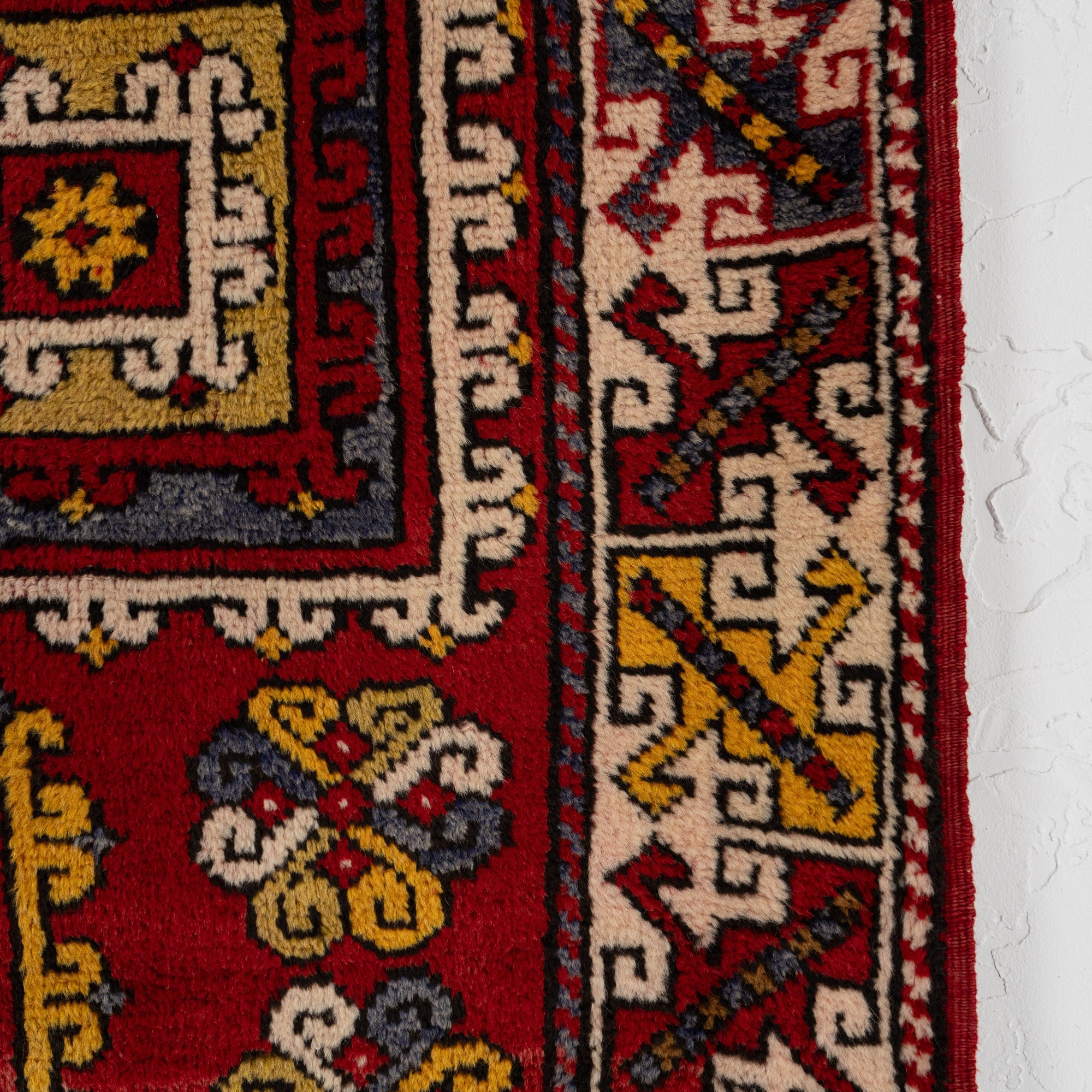 Nyari - Persian Rug, Handcrafted & Timeless