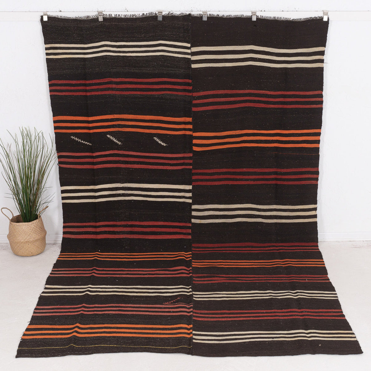 Naelisin - Vintage Turkish Area Rug