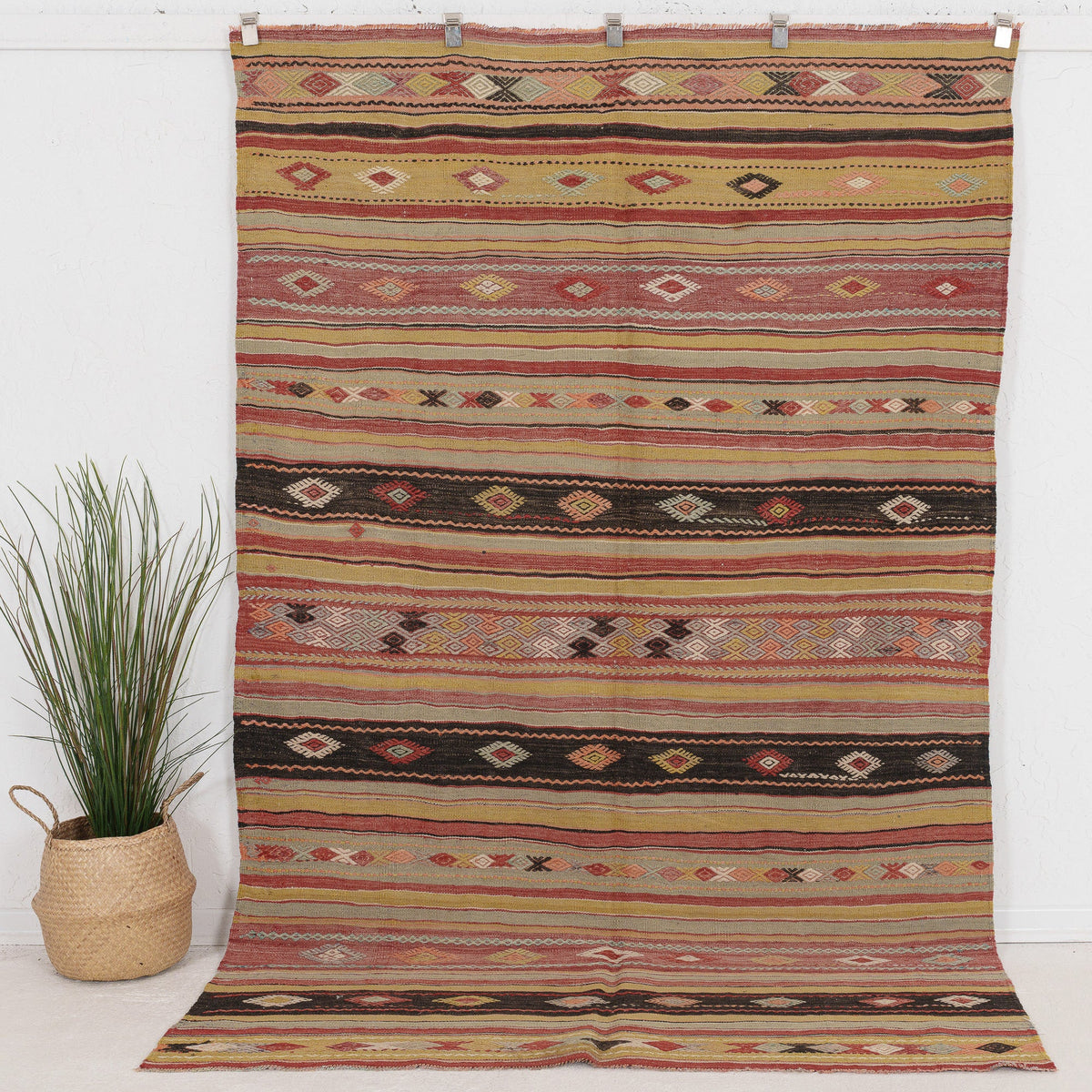 Saerinin - Vintage Turkish Area Rug