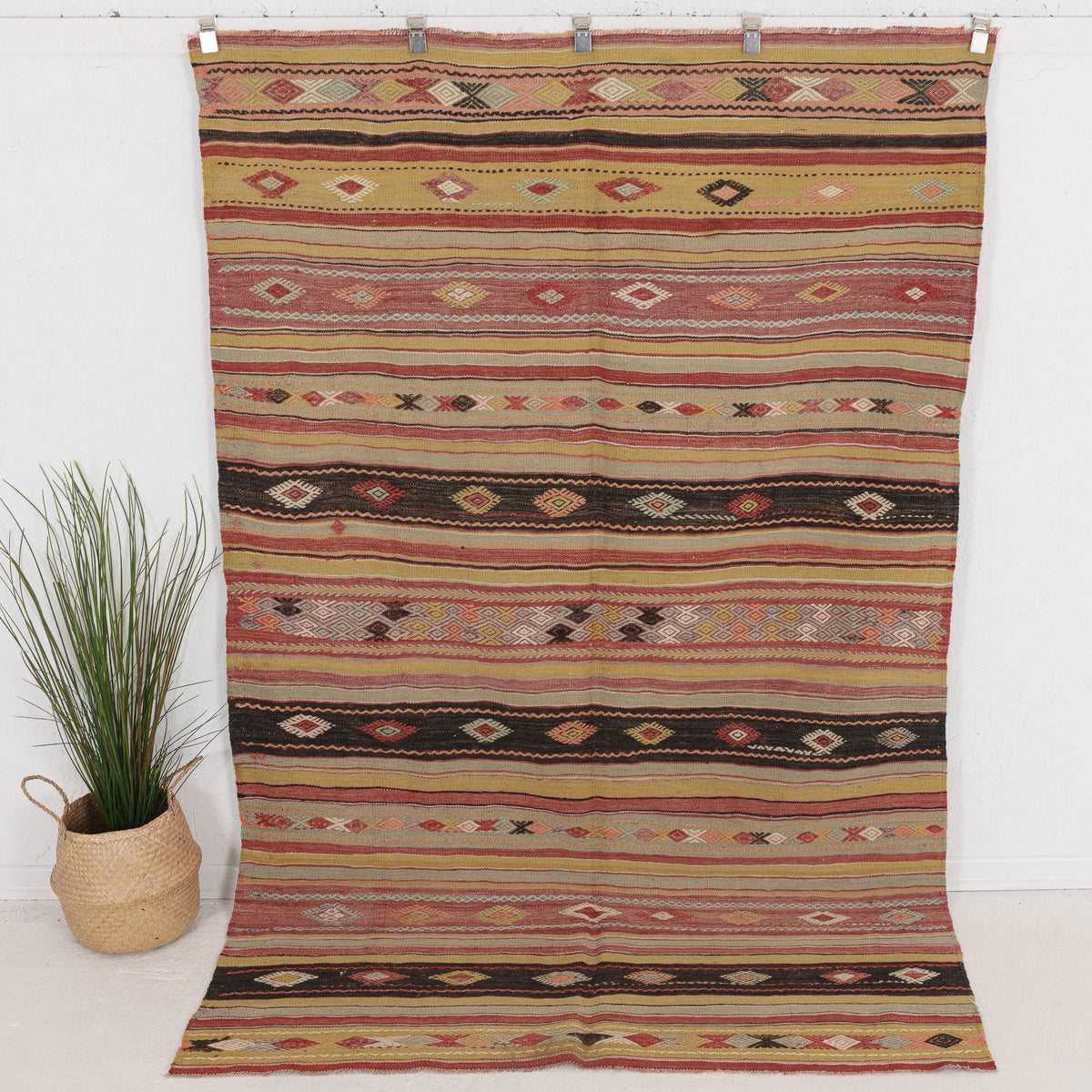 Saerinin - Vintage Turkish Area Rug