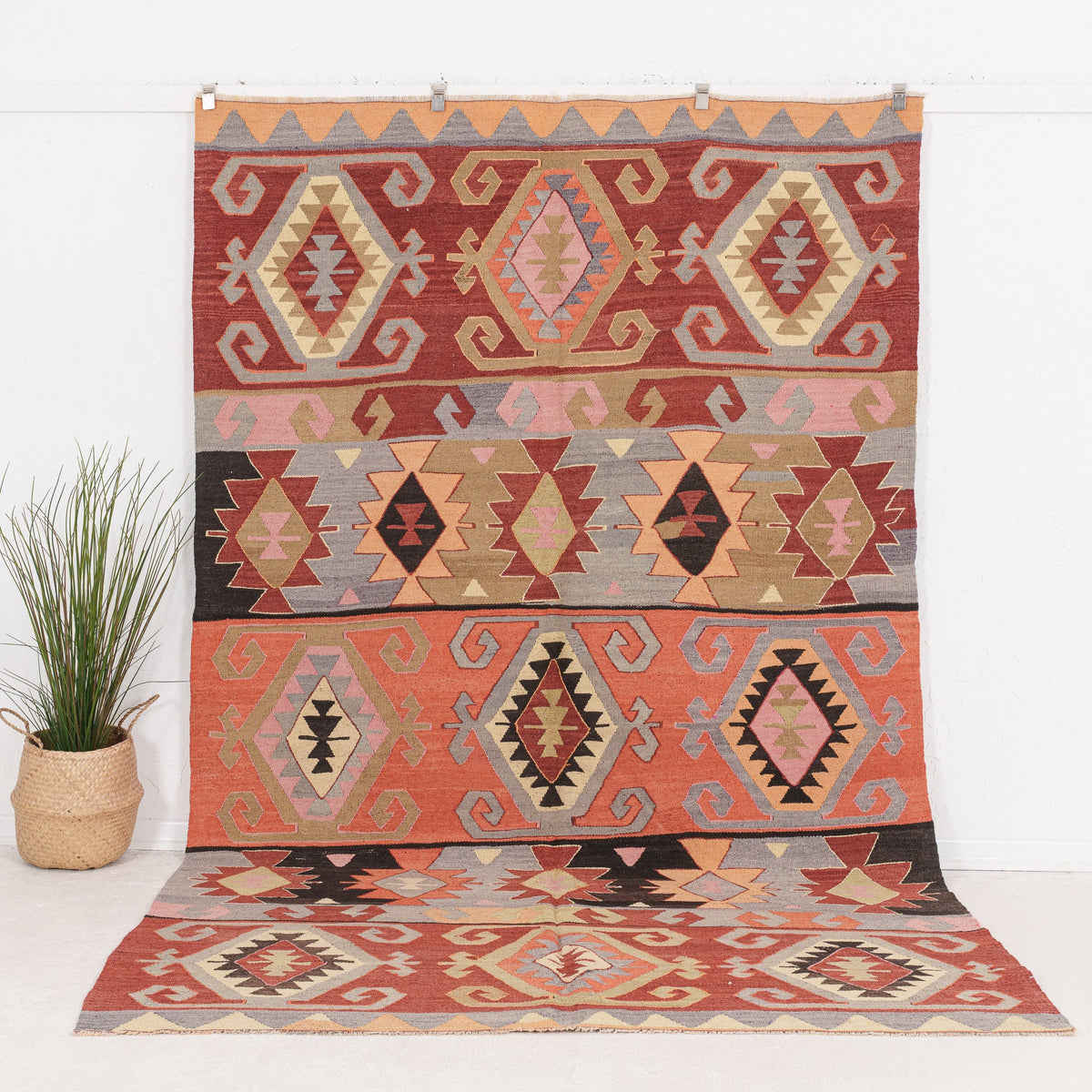 Vaelisella - Vintage Turkish Area Rug