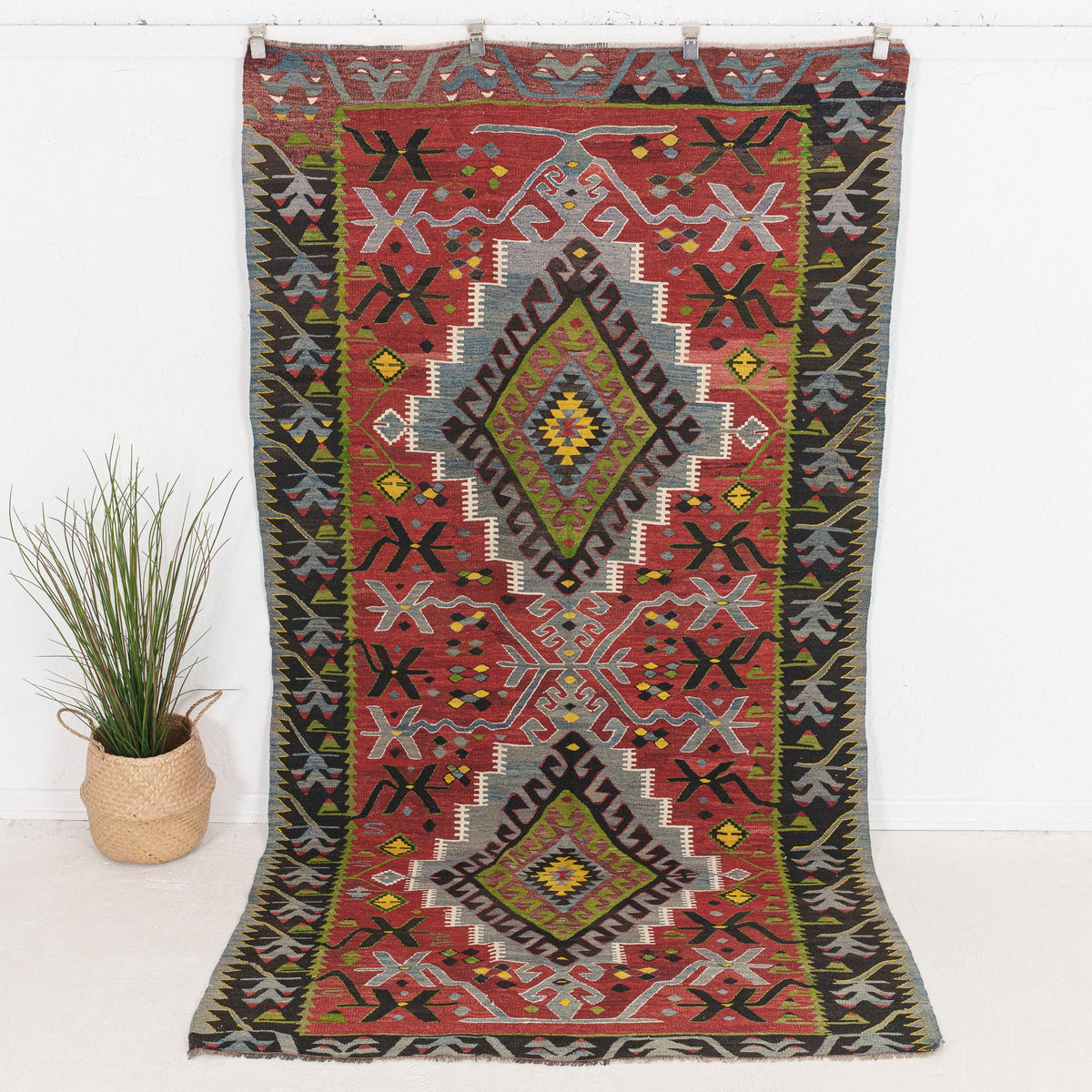 Vaelisine - Vintage Turkish Area Rug