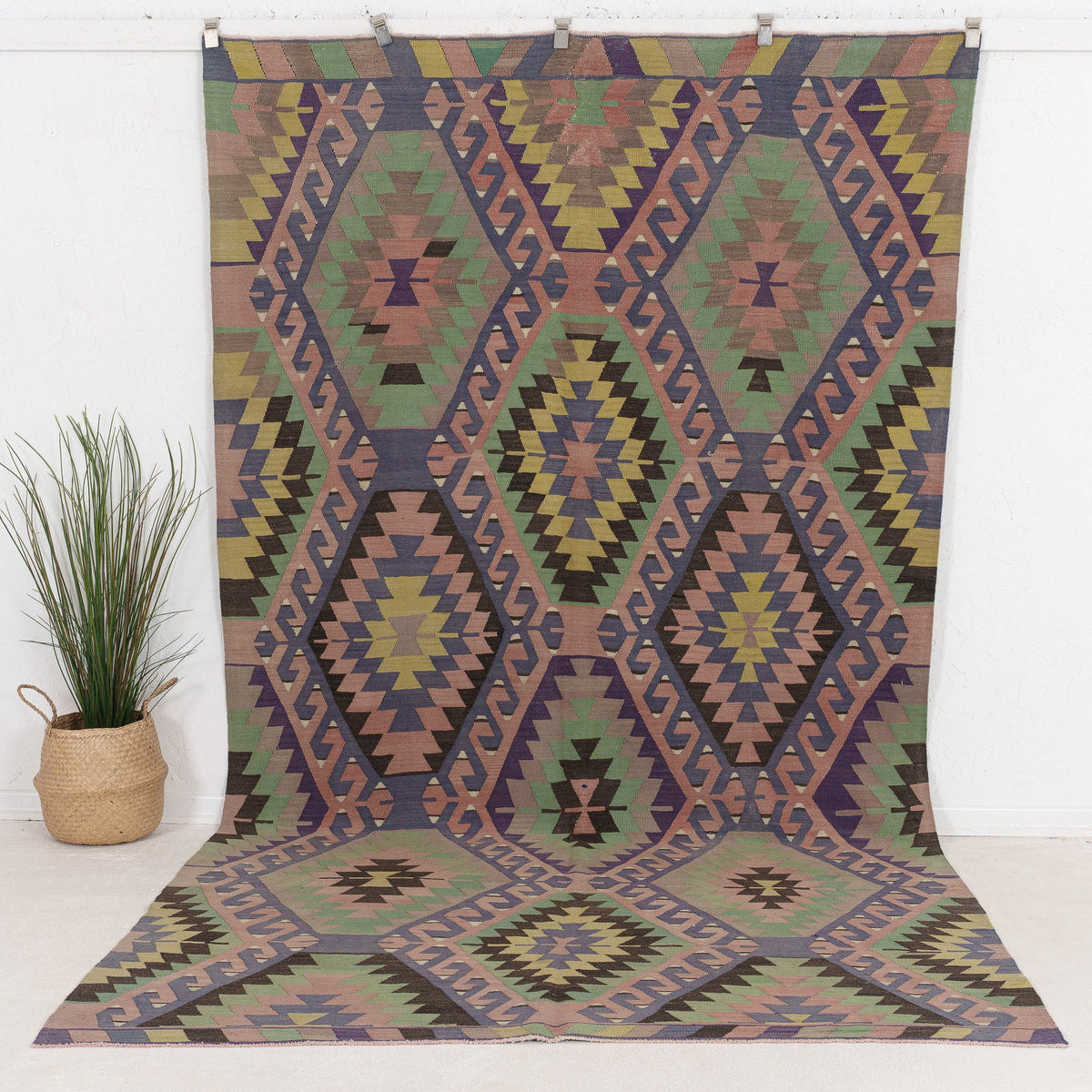 Saeriness - Vintage Turkish Area Rug