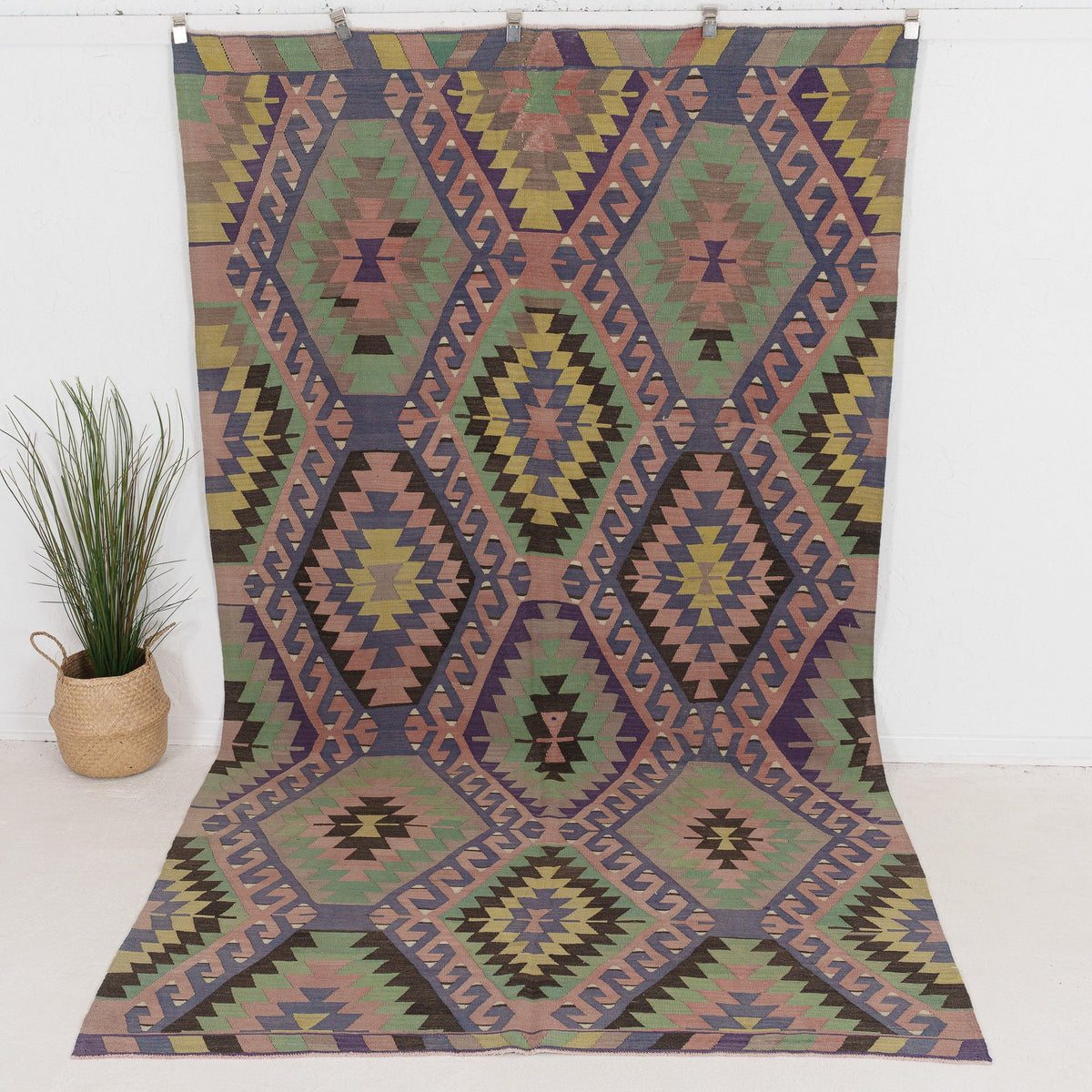 Saeriness - Vintage Turkish Area Rug