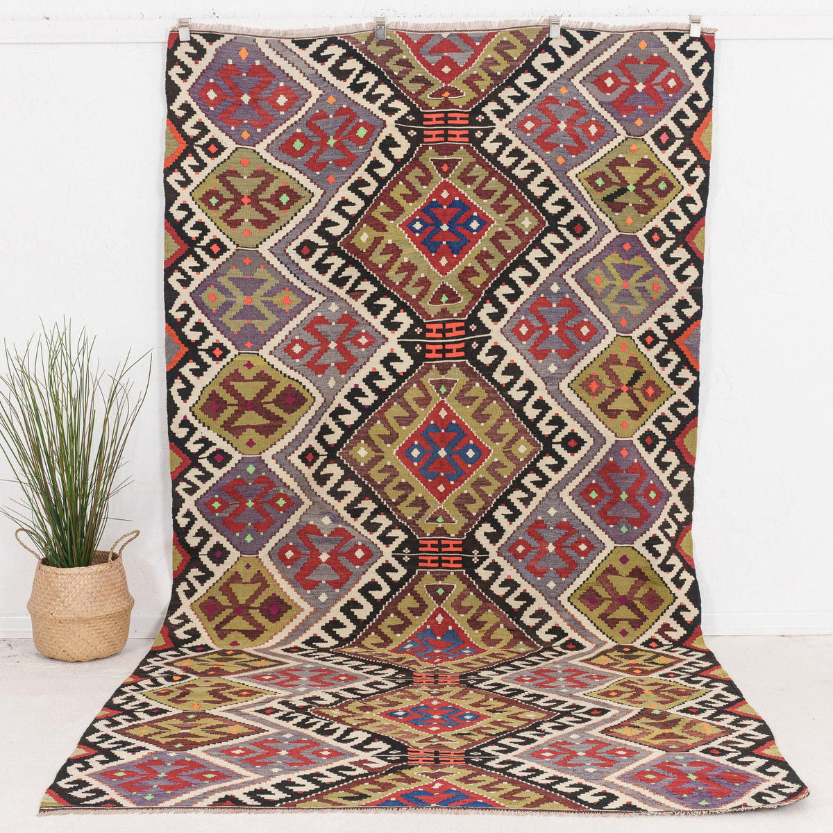 Waeliness - Vintage Turkish Area Rug