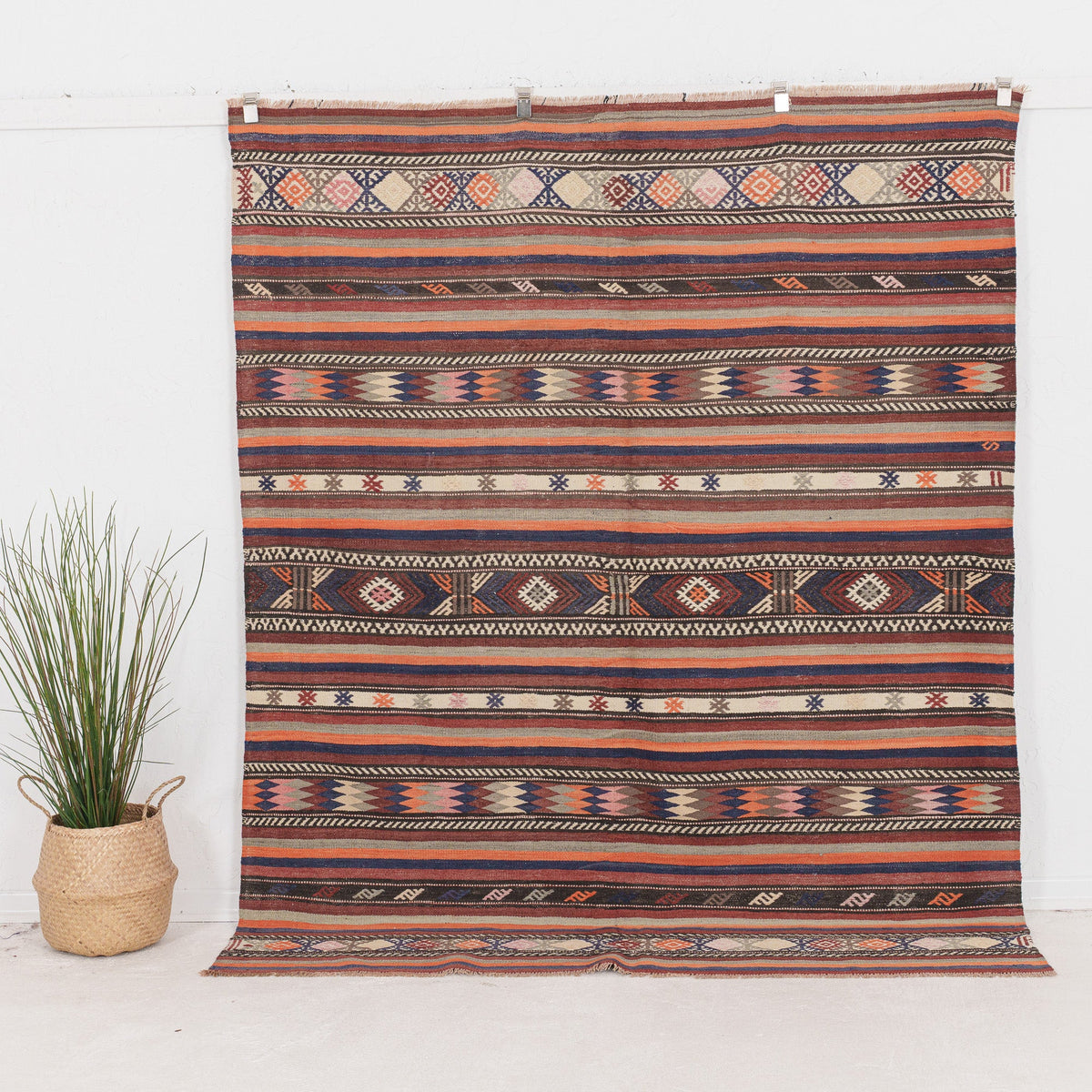 Xaerisa - Vintage Turkish Area Rug