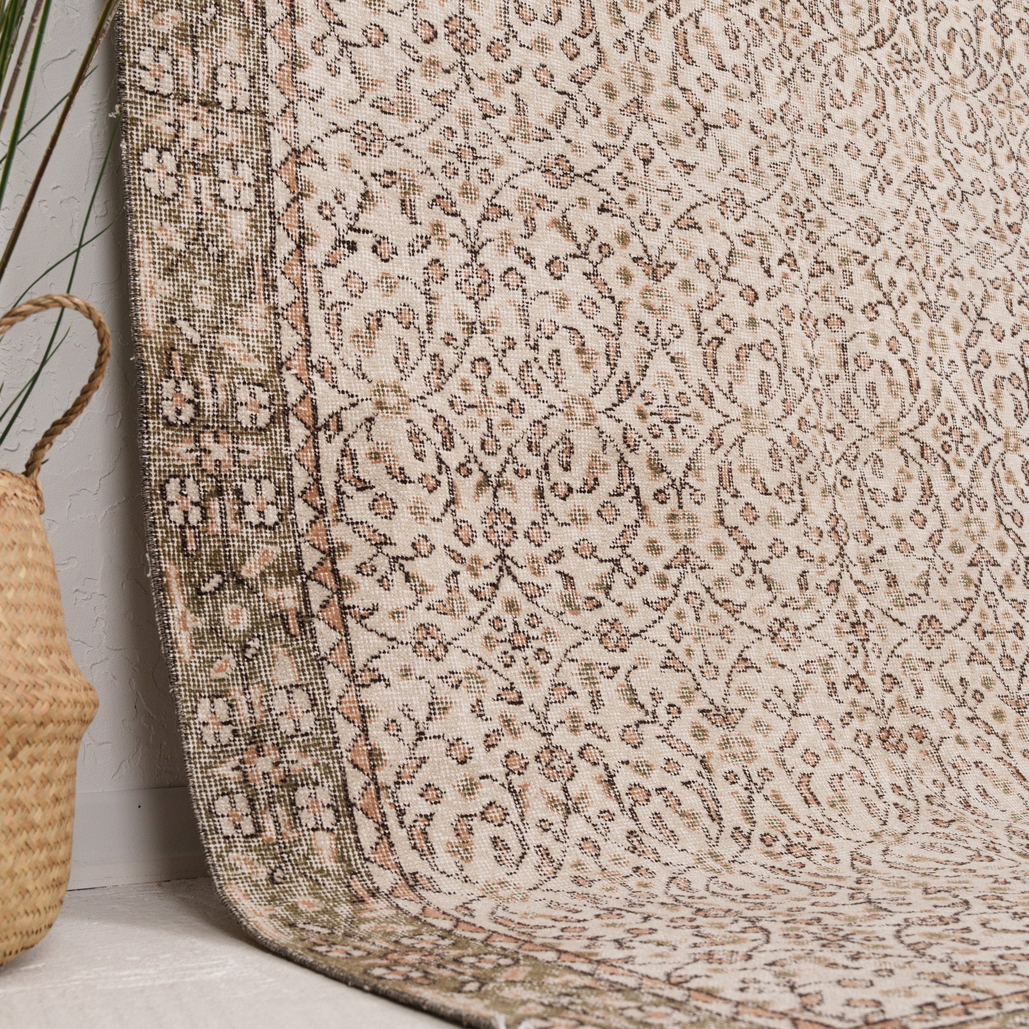 Geometric 5x9 Beige Rug