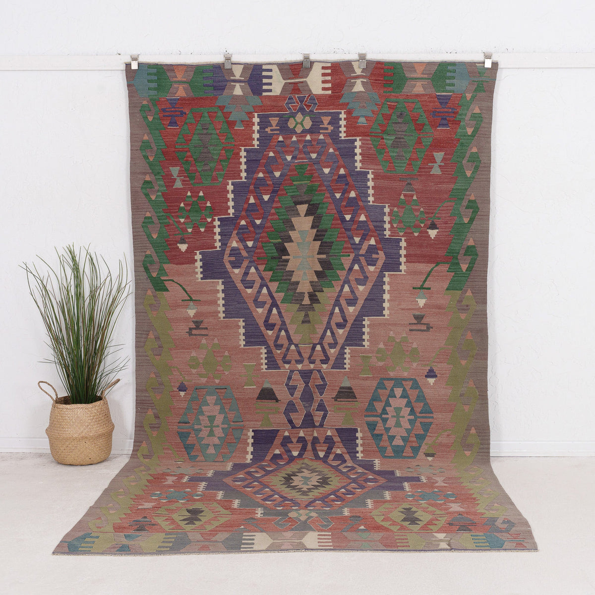 Naelisis - Vintage Turkish Area Rug
