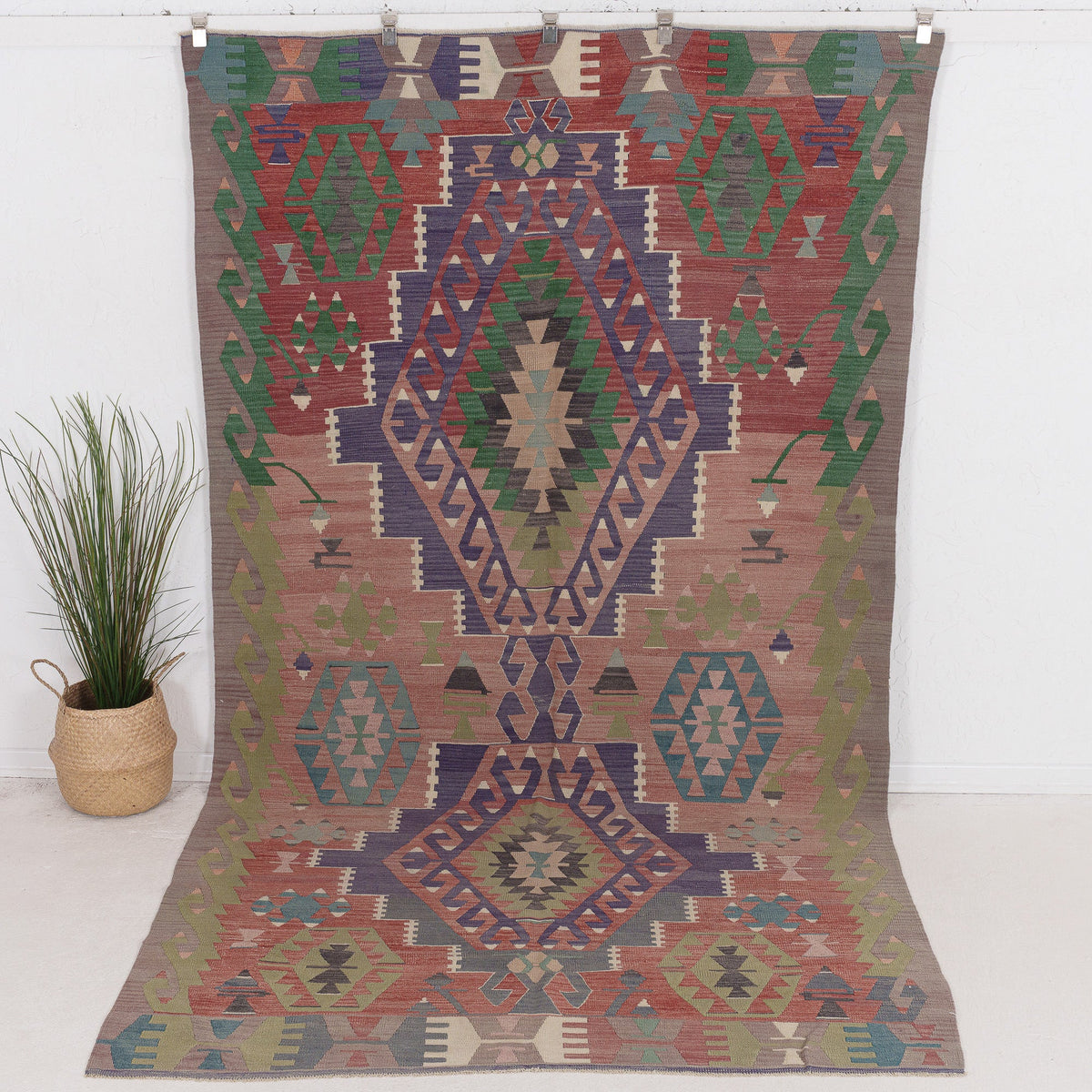 Naelisis - Vintage Turkish Area Rug