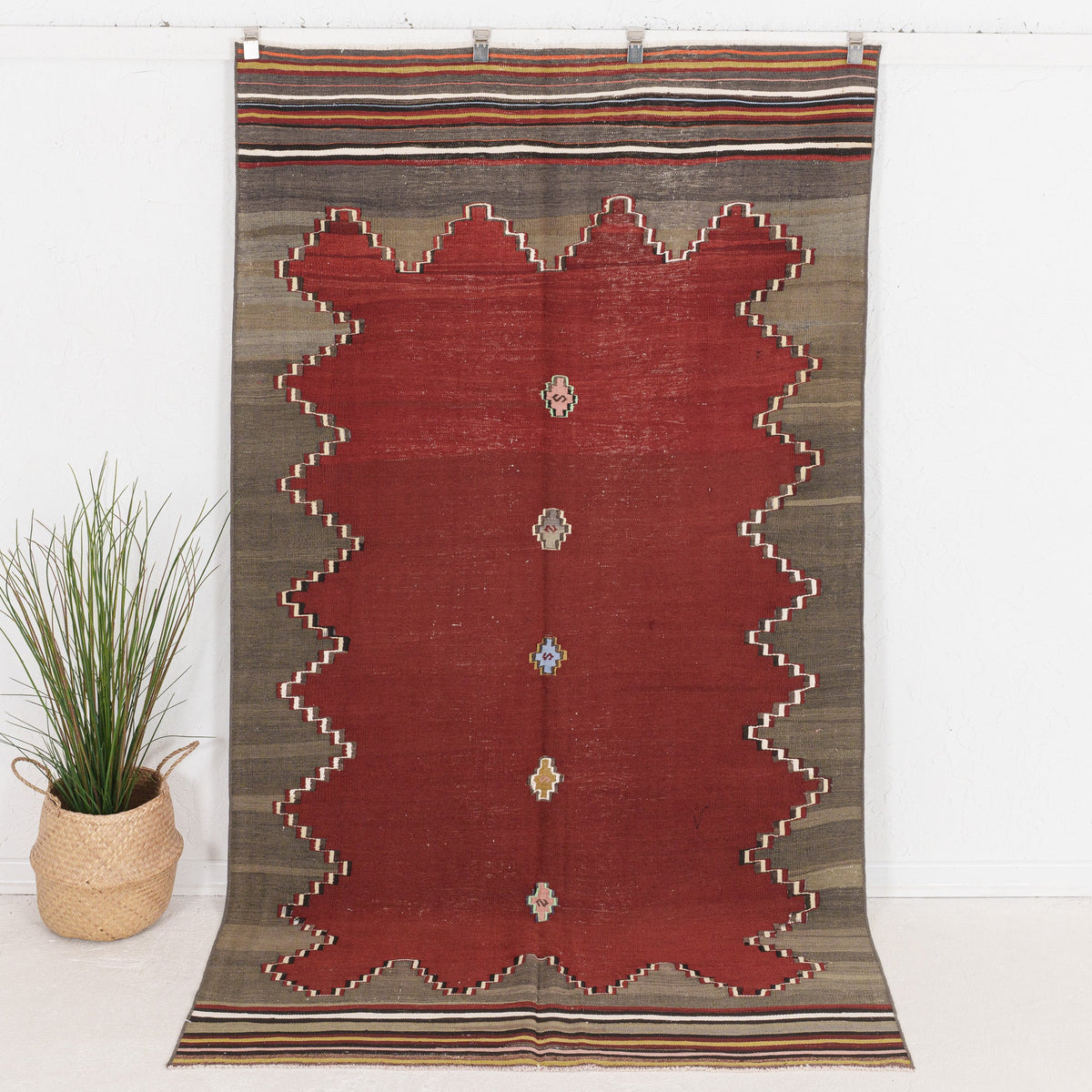 Vaelisis - Vintage Turkish Area Rug