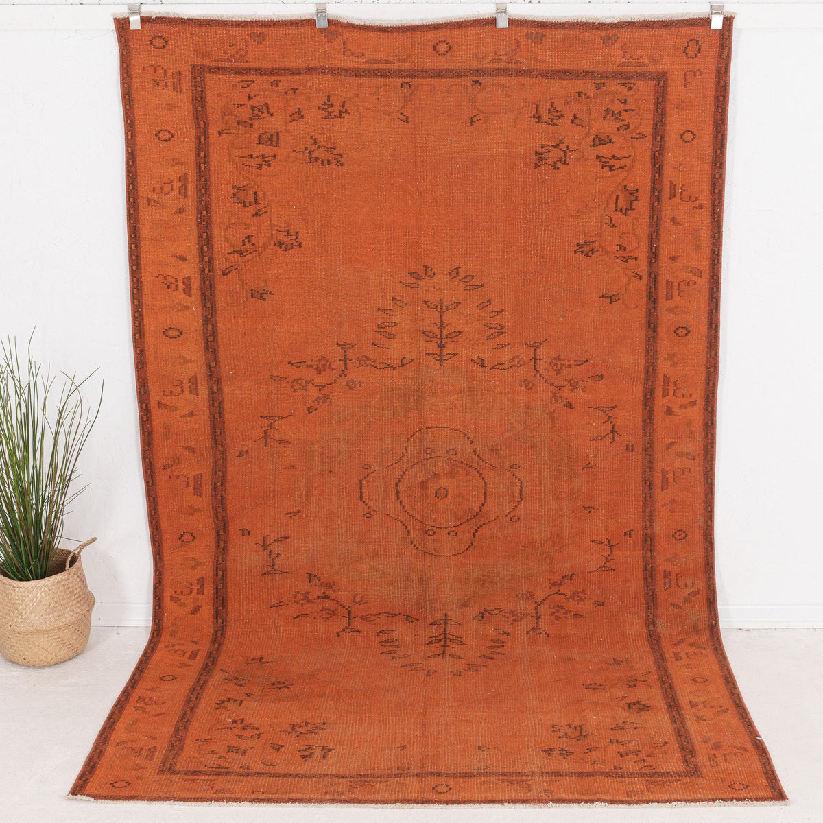 Xaerisine - Vintage Turkish Area Rug